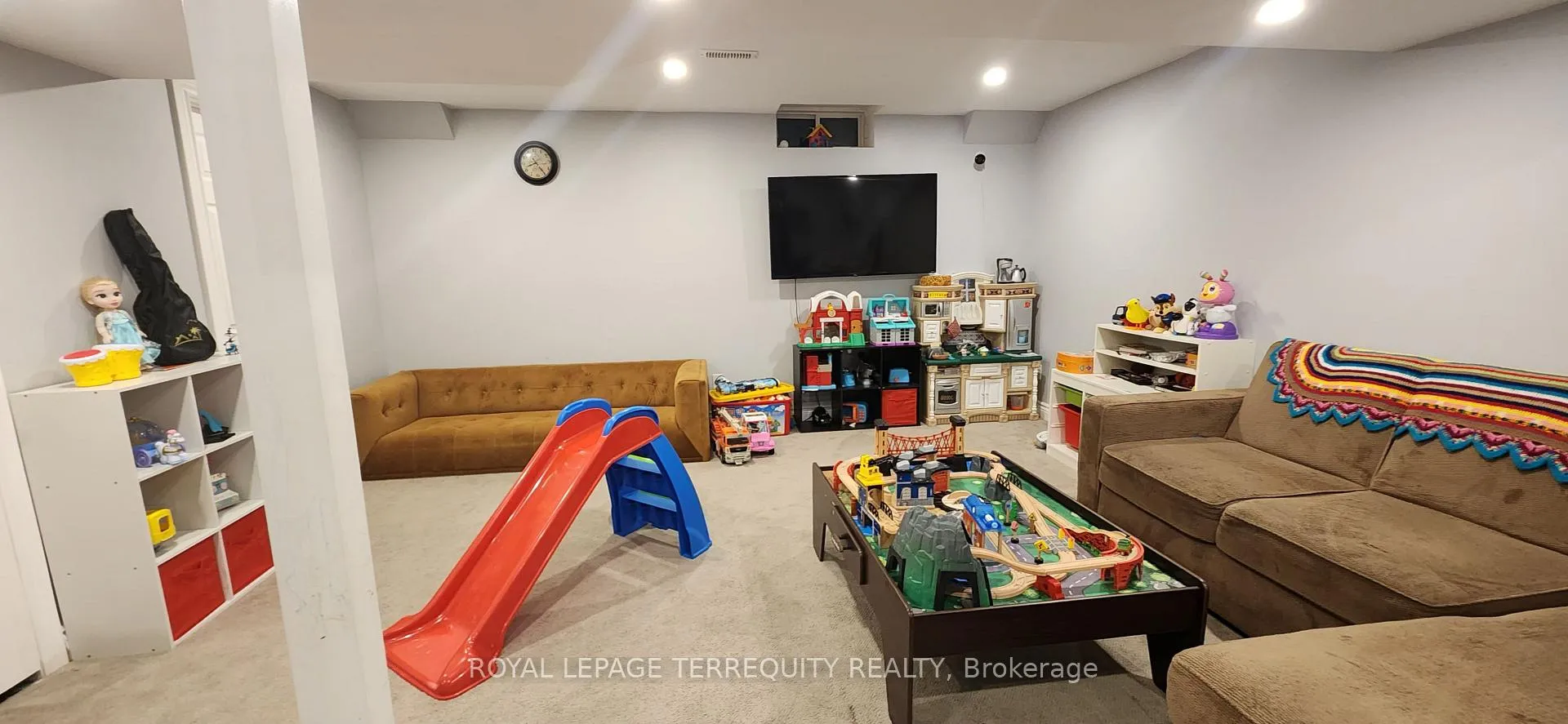 Photo 25 of 26 Moses Crescent, Clarington, Bowmanville — HOMEH