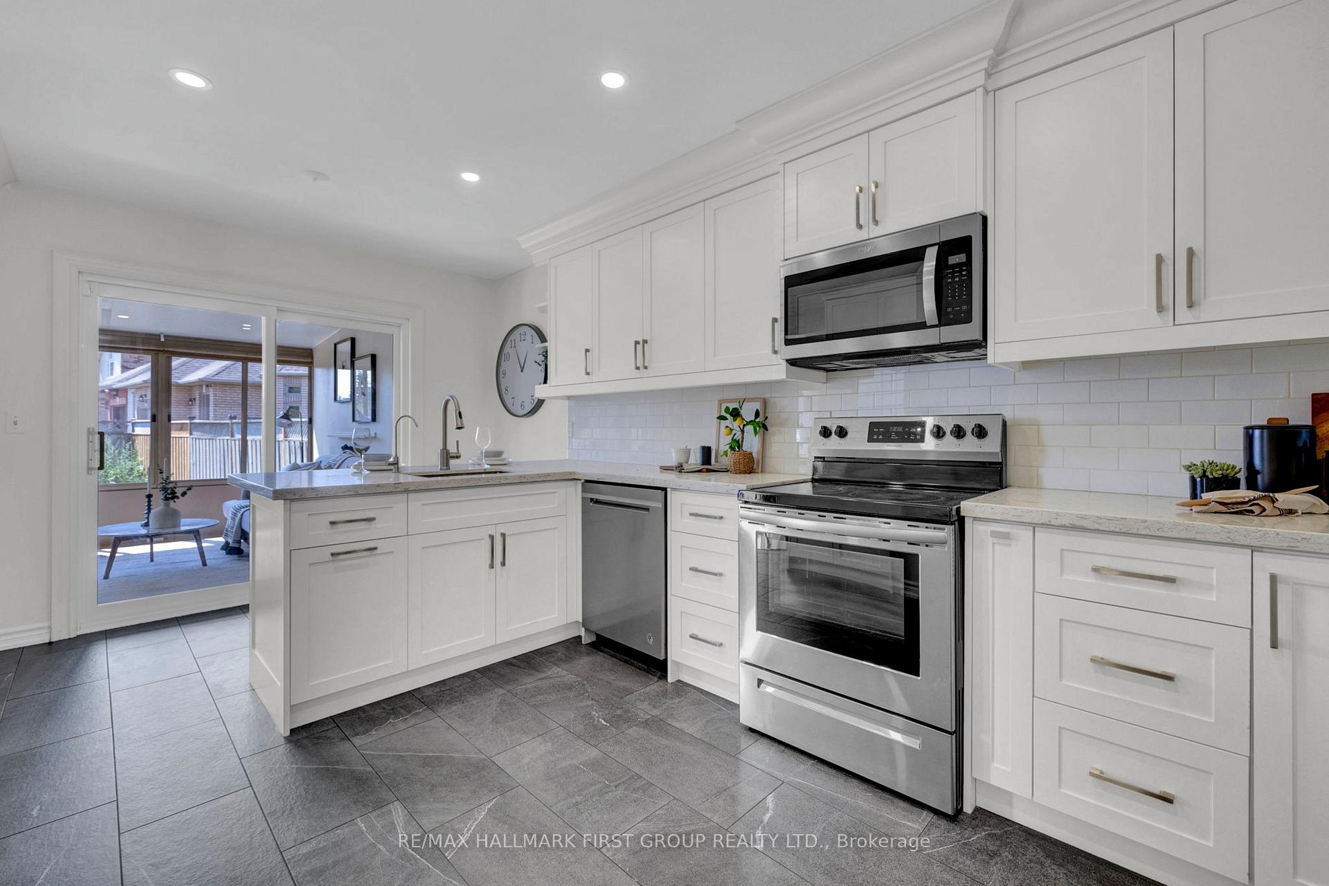 Photo 12 of 160 High Street, Clarington, Bowmanville — HOMEH
