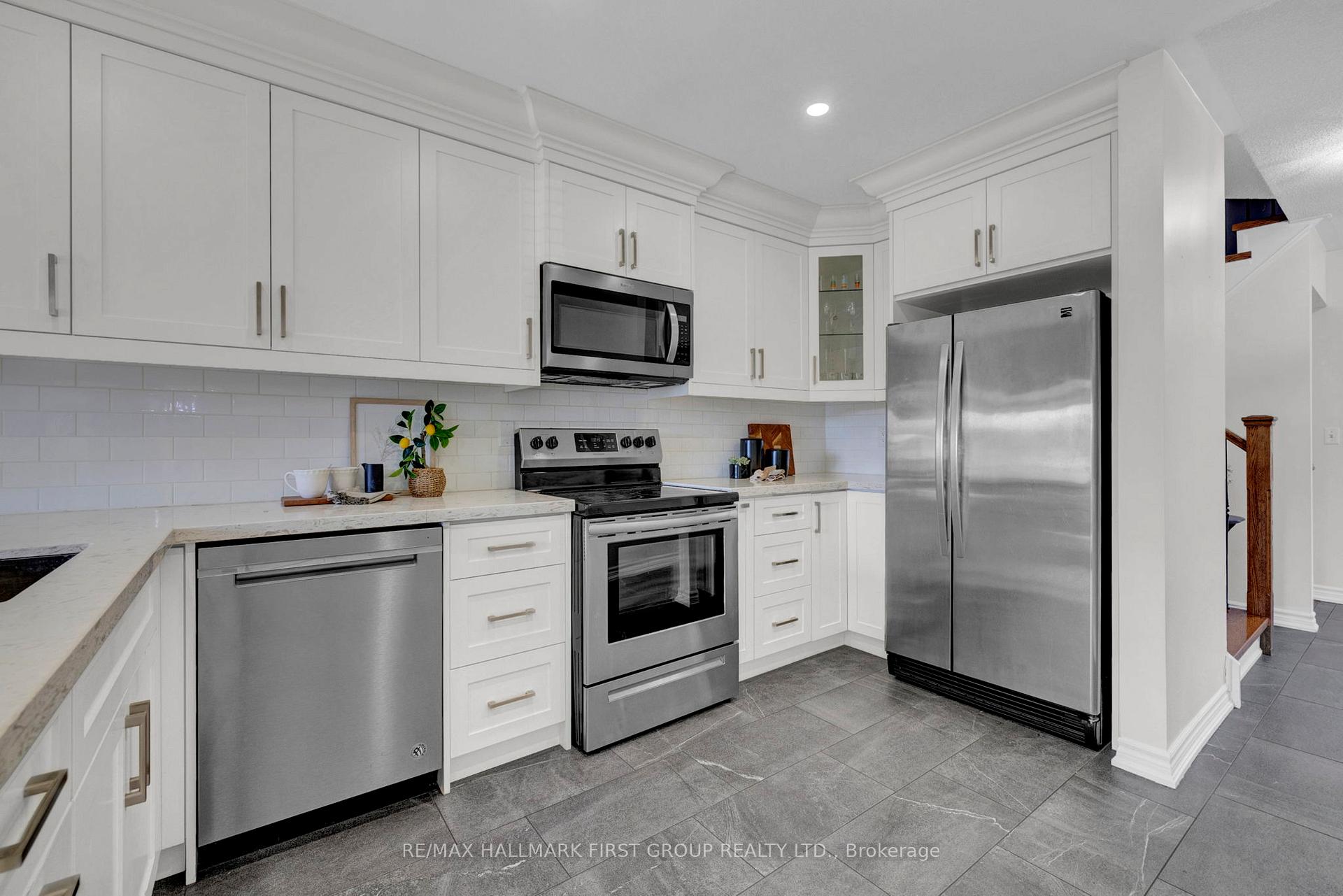 Photo 13 of 160 High Street, Clarington, Bowmanville — HOMEH