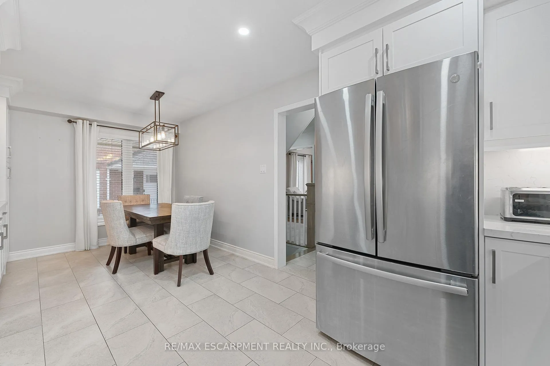 Photo 16 of 100 Rockhaven Lane, Hamilton, Waterdown — HOMEH