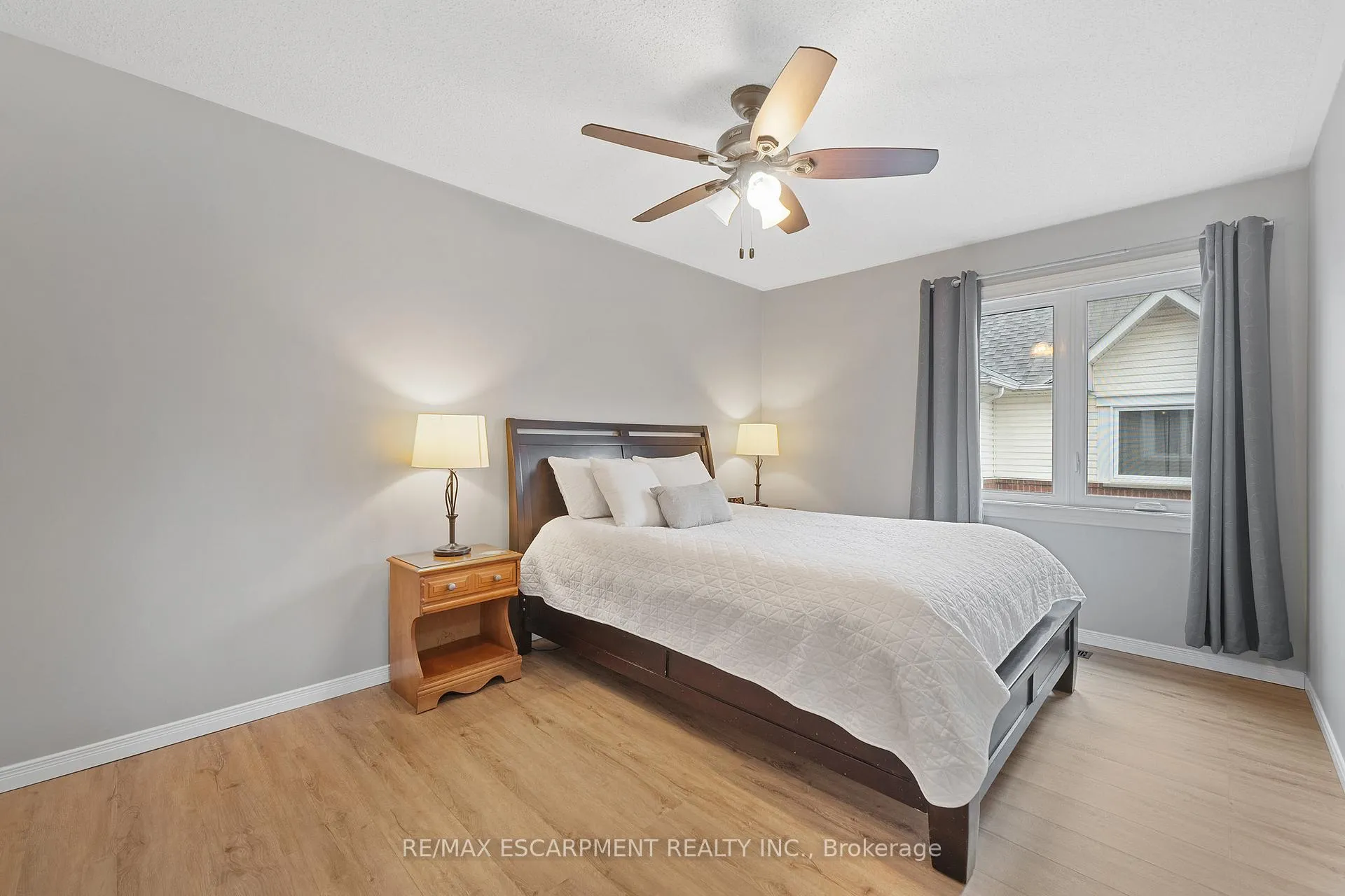 Photo 20 of 100 Rockhaven Lane, Hamilton, Waterdown — HOMEH