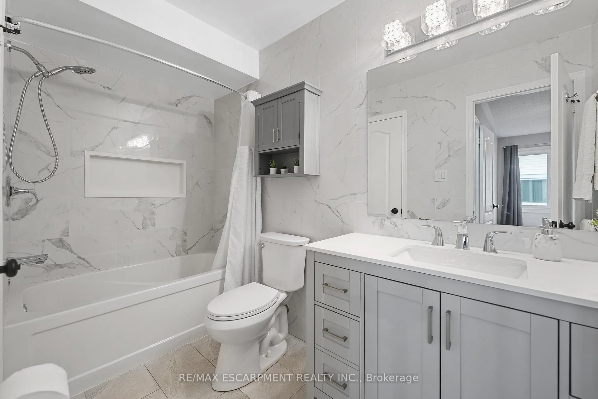 Photo 23 of 100 Rockhaven Lane, Hamilton, Waterdown — HOMEH