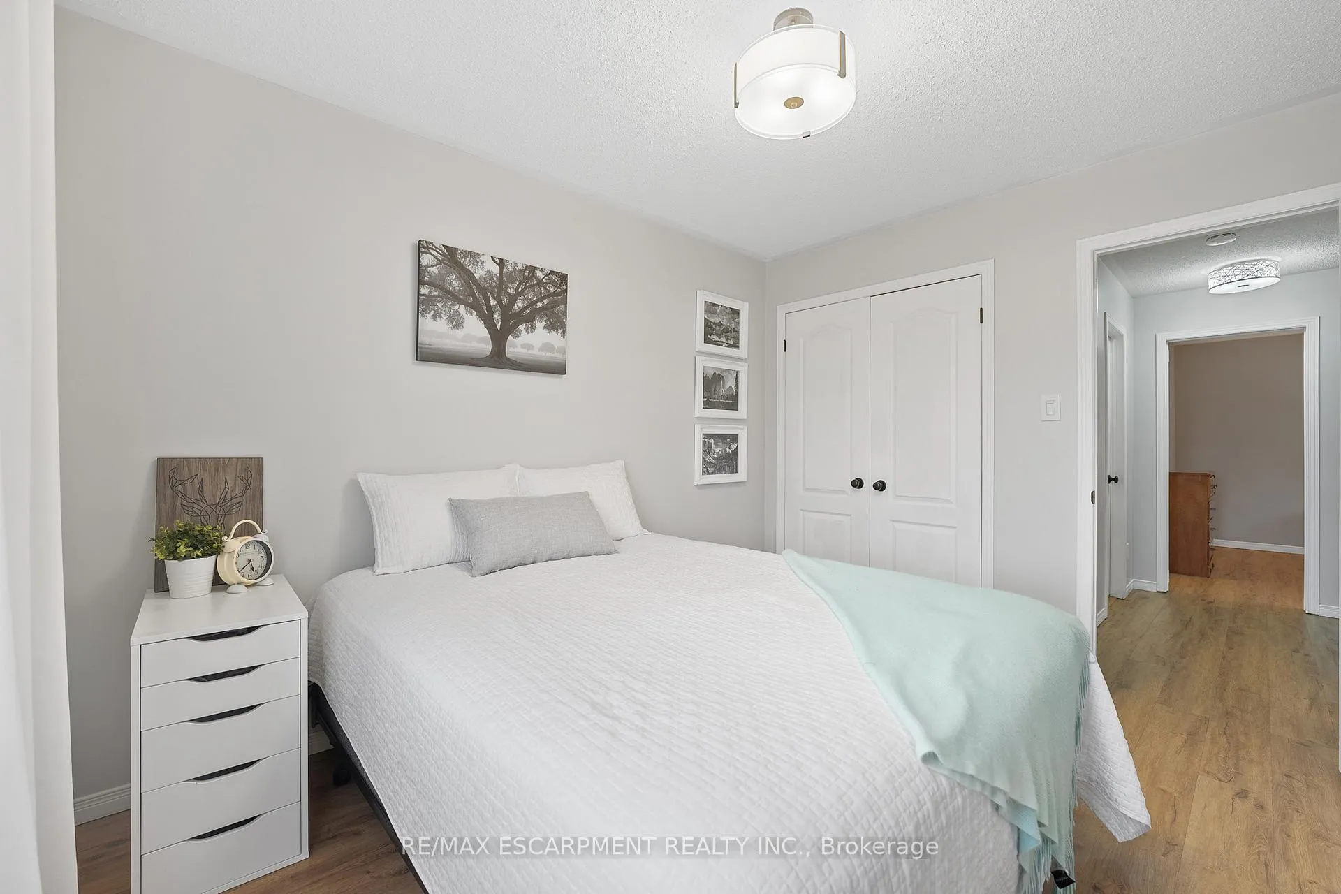 Photo 25 of 100 Rockhaven Lane, Hamilton, Waterdown — HOMEH