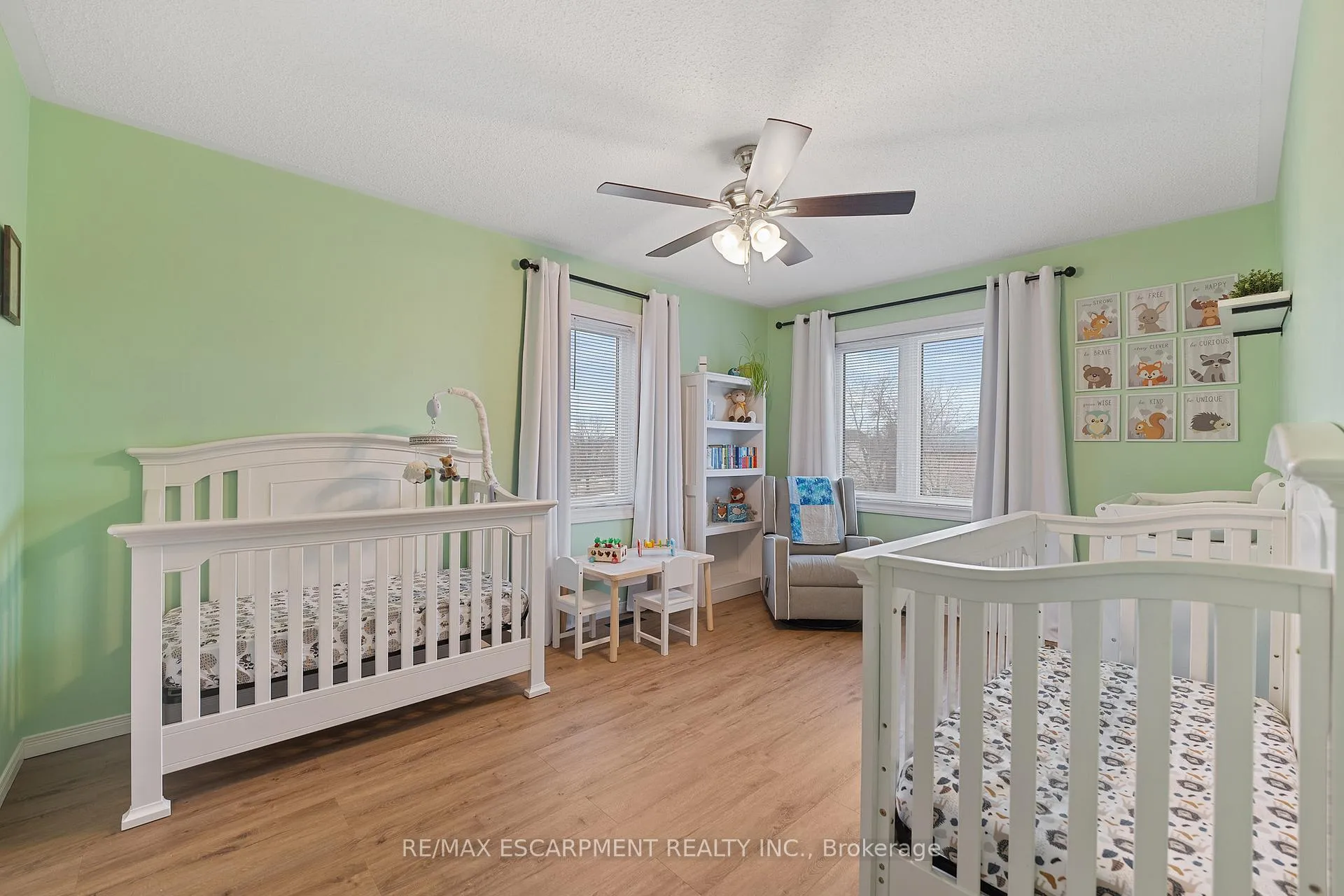 Photo 26 of 100 Rockhaven Lane, Hamilton, Waterdown — HOMEH