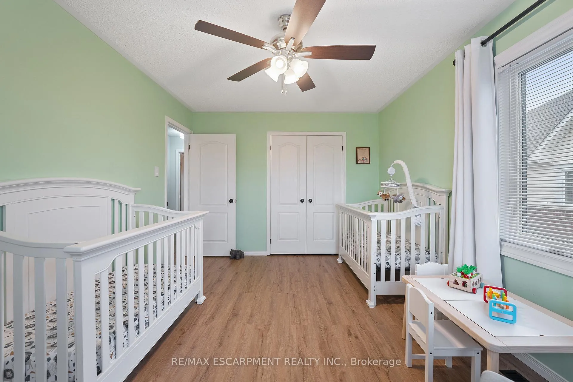Photo 28 of 100 Rockhaven Lane, Hamilton, Waterdown — HOMEH