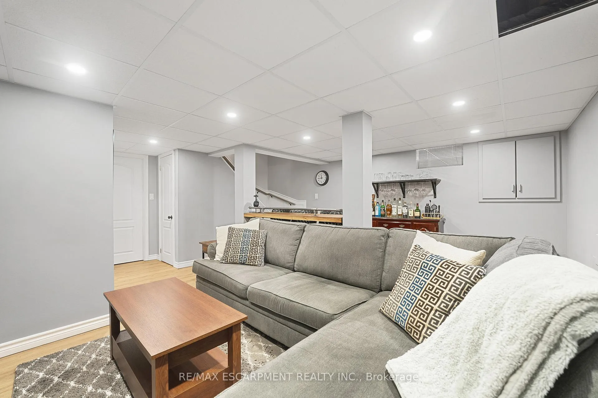 Photo 34 of 100 Rockhaven Lane, Hamilton, Waterdown — HOMEH