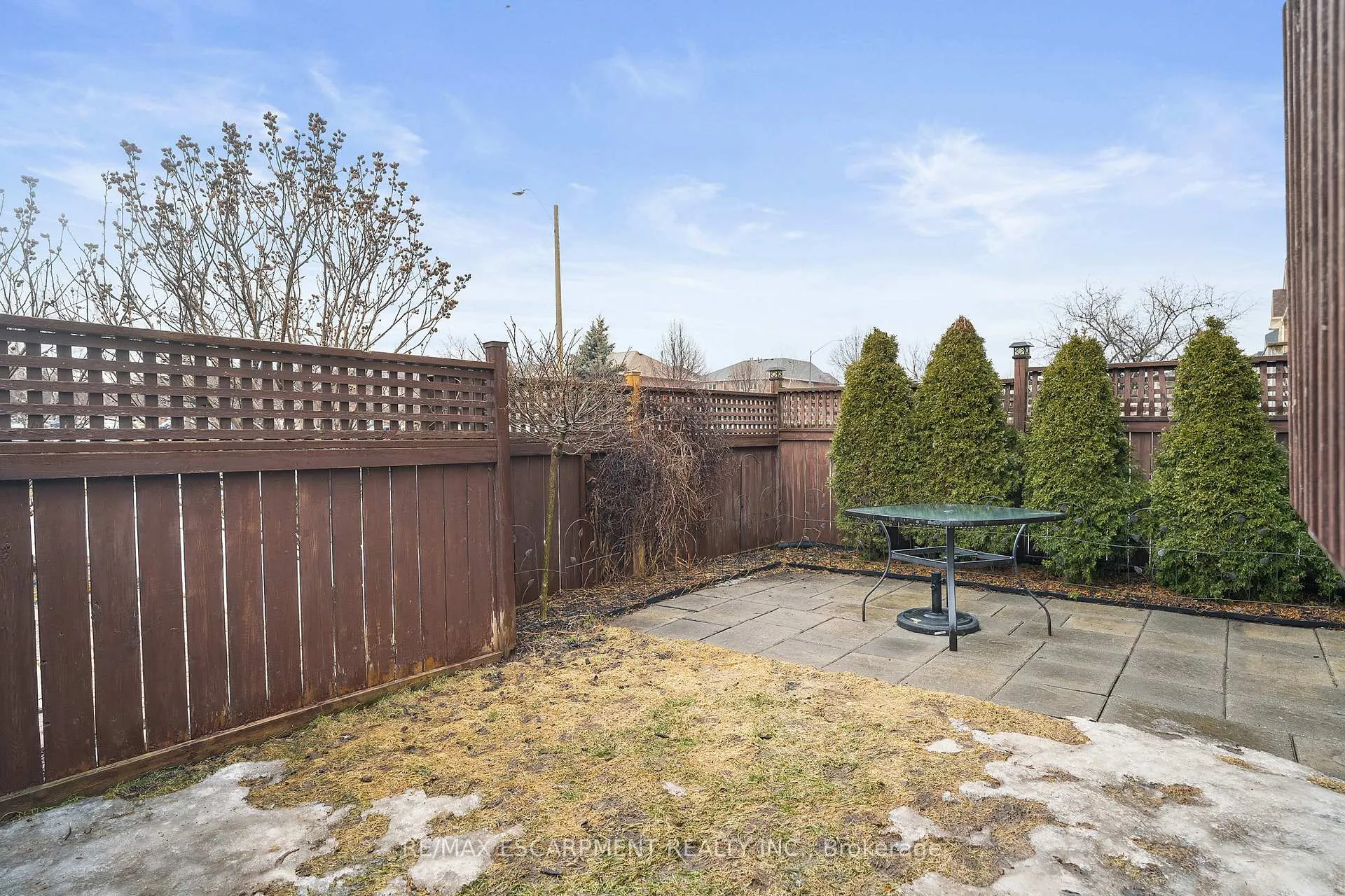 Photo 42 of 100 Rockhaven Lane, Hamilton, Waterdown — HOMEH