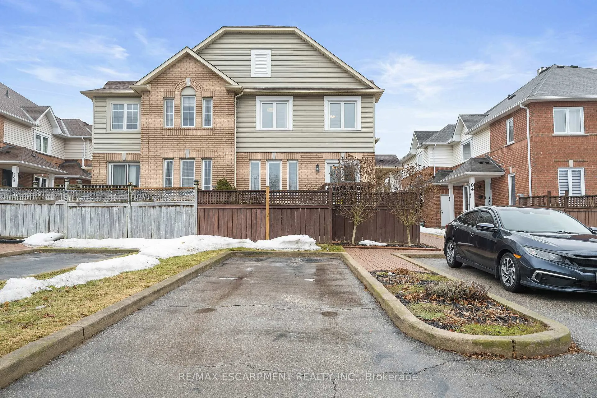 Photo 44 of 100 Rockhaven Lane, Hamilton, Waterdown — HOMEH