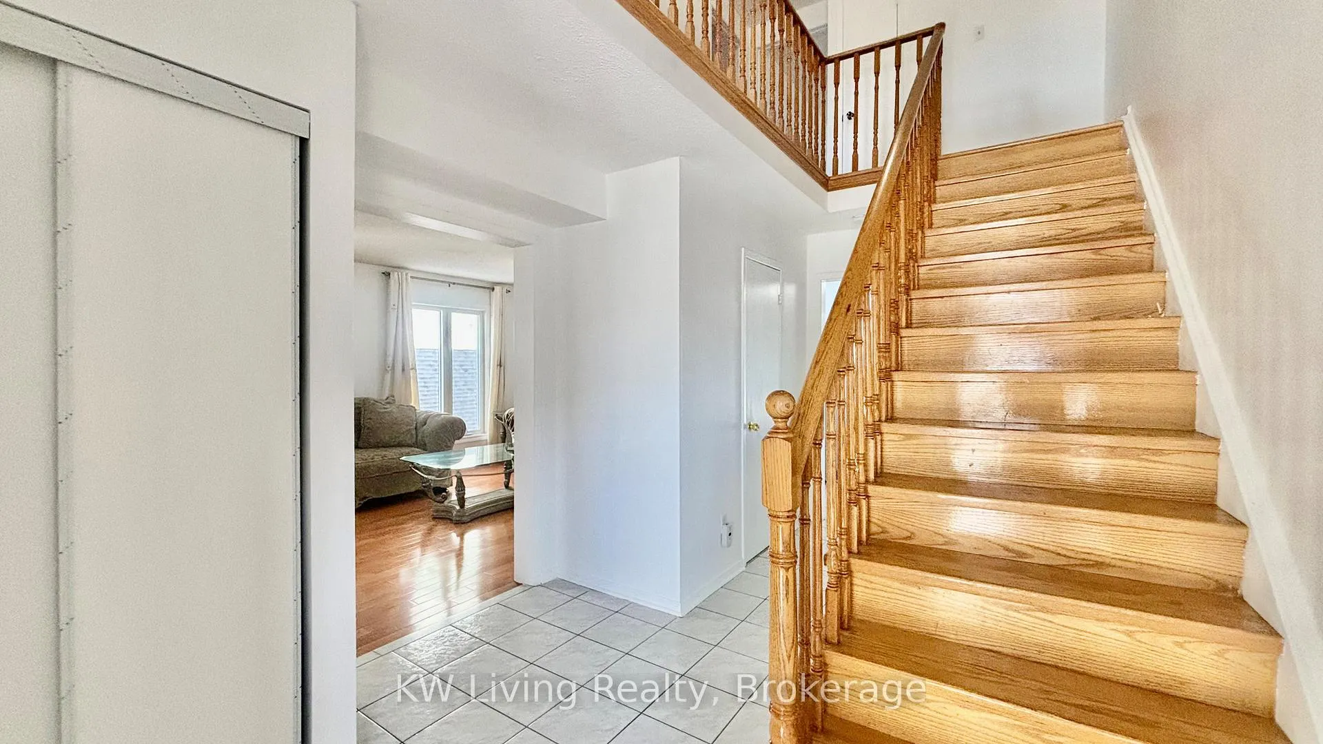 Photo 2 of 59 Ingram Road, Markham, Milliken Mills East — HOMEH