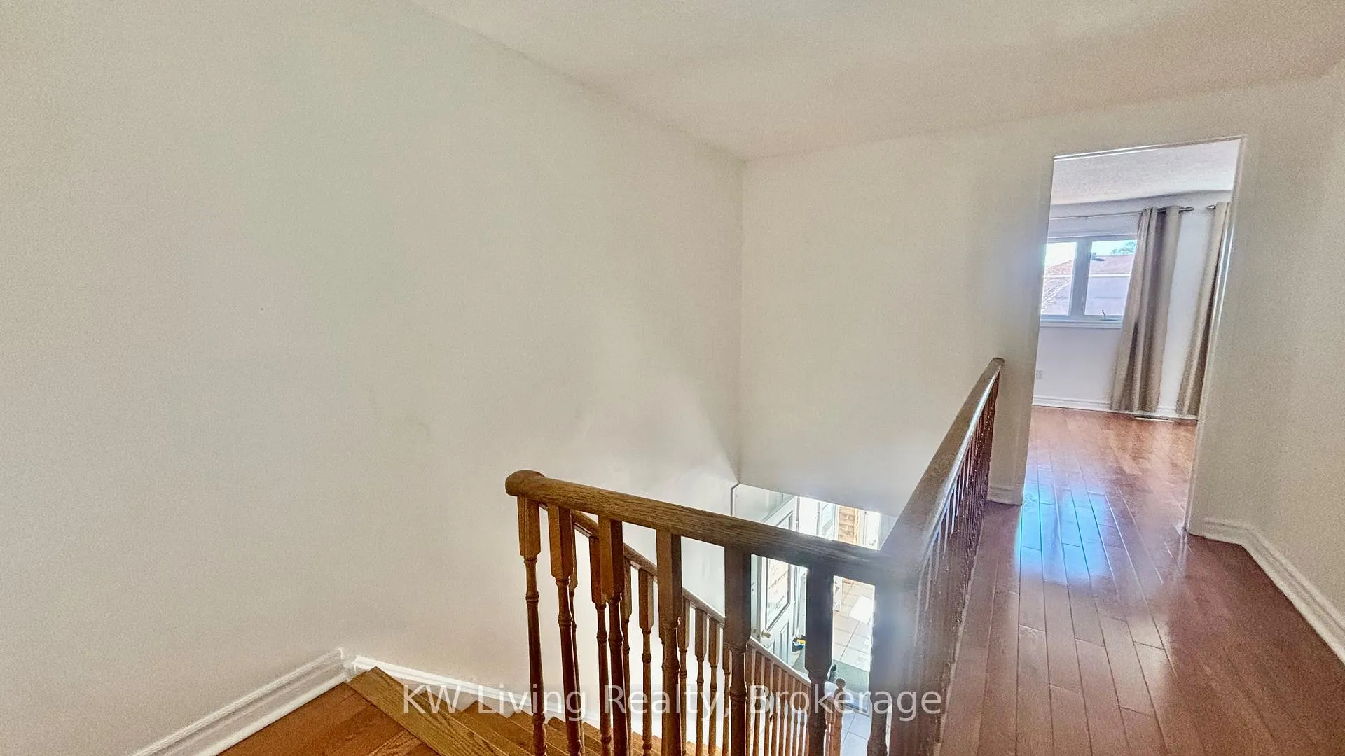 Photo 3 of 59 Ingram Road, Markham, Milliken Mills East — HOMEH