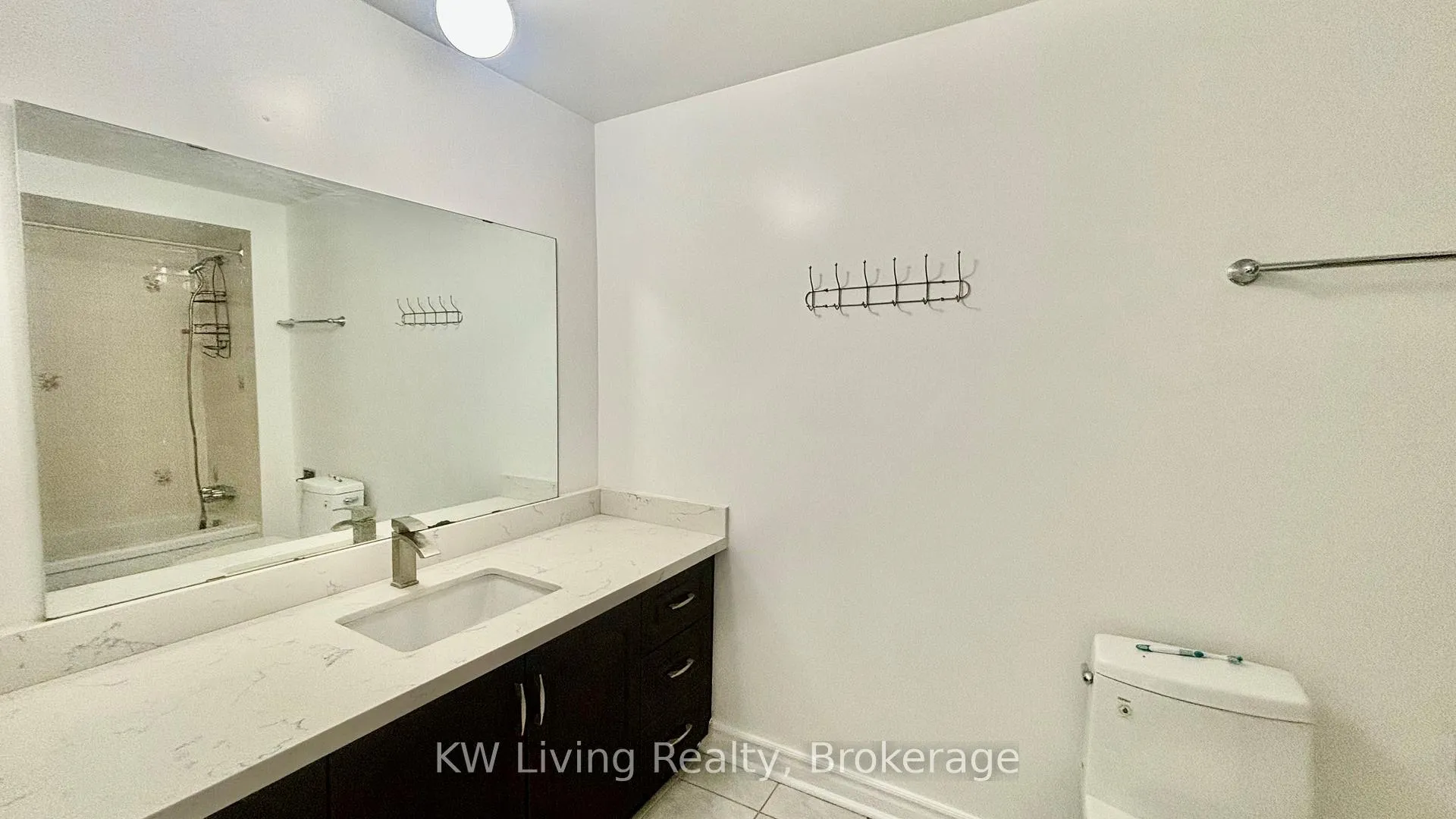 Photo 4 of 59 Ingram Road, Markham, Milliken Mills East — HOMEH