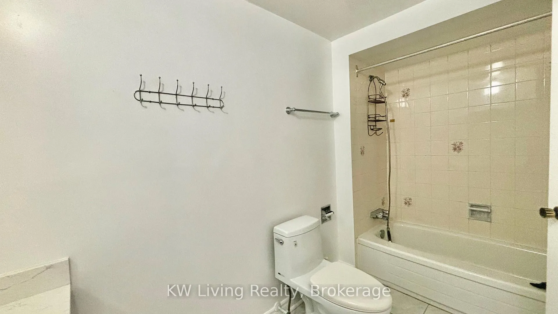 Photo 5 of 59 Ingram Road, Markham, Milliken Mills East — HOMEH
