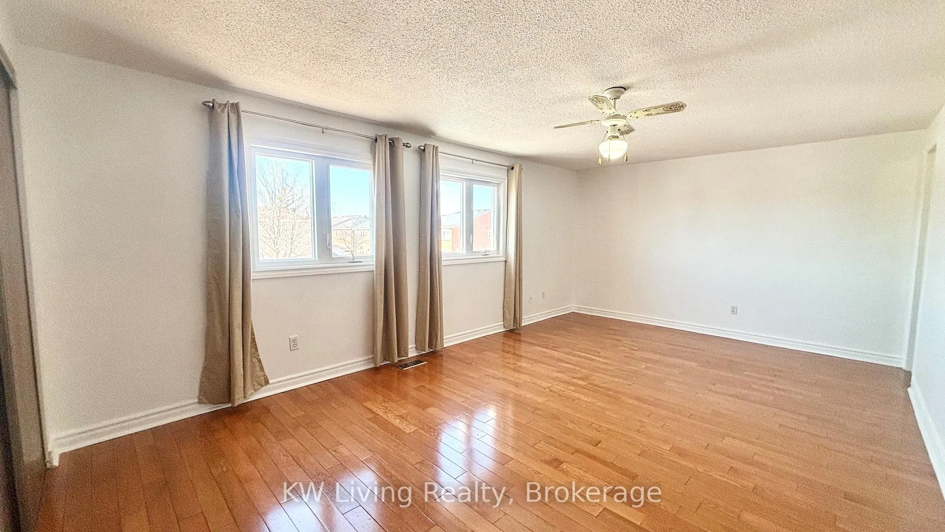 Photo 7 of 59 Ingram Road, Markham, Milliken Mills East — HOMEH