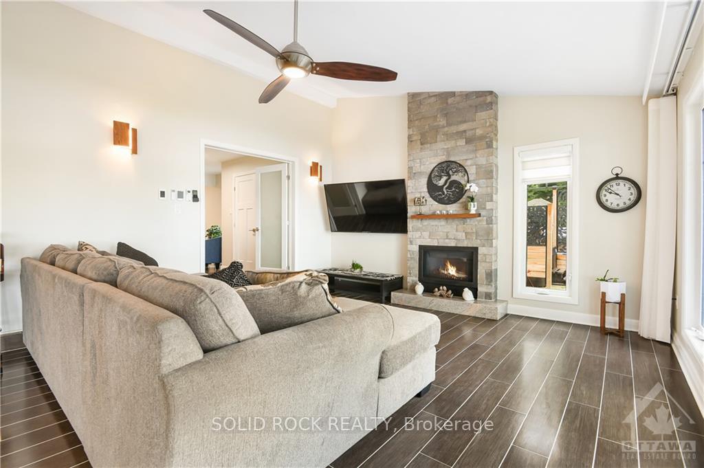 Photo 4 of 134 Bayview Drive, Ottawa, Constance Bay — HOMEH
