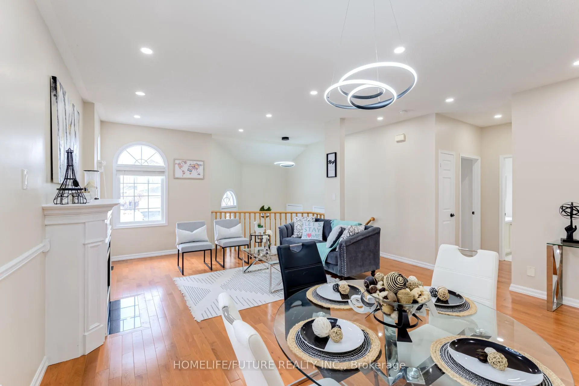 Photo 11 of 1073 Mountview Drive, Oshawa, Pinecrest — HOMEH