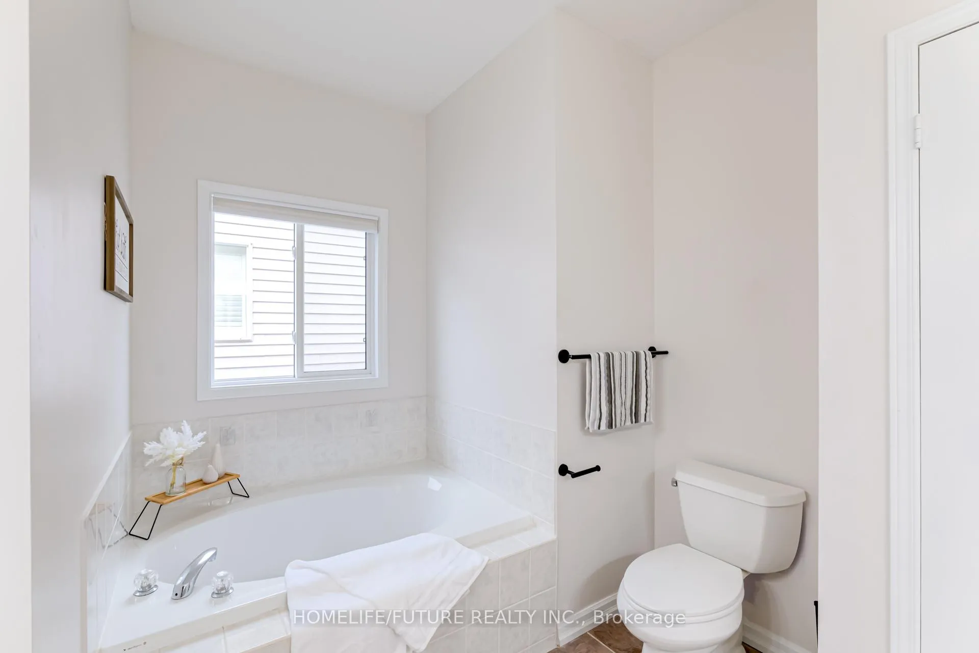 Photo 24 of 1073 Mountview Drive, Oshawa, Pinecrest — HOMEH