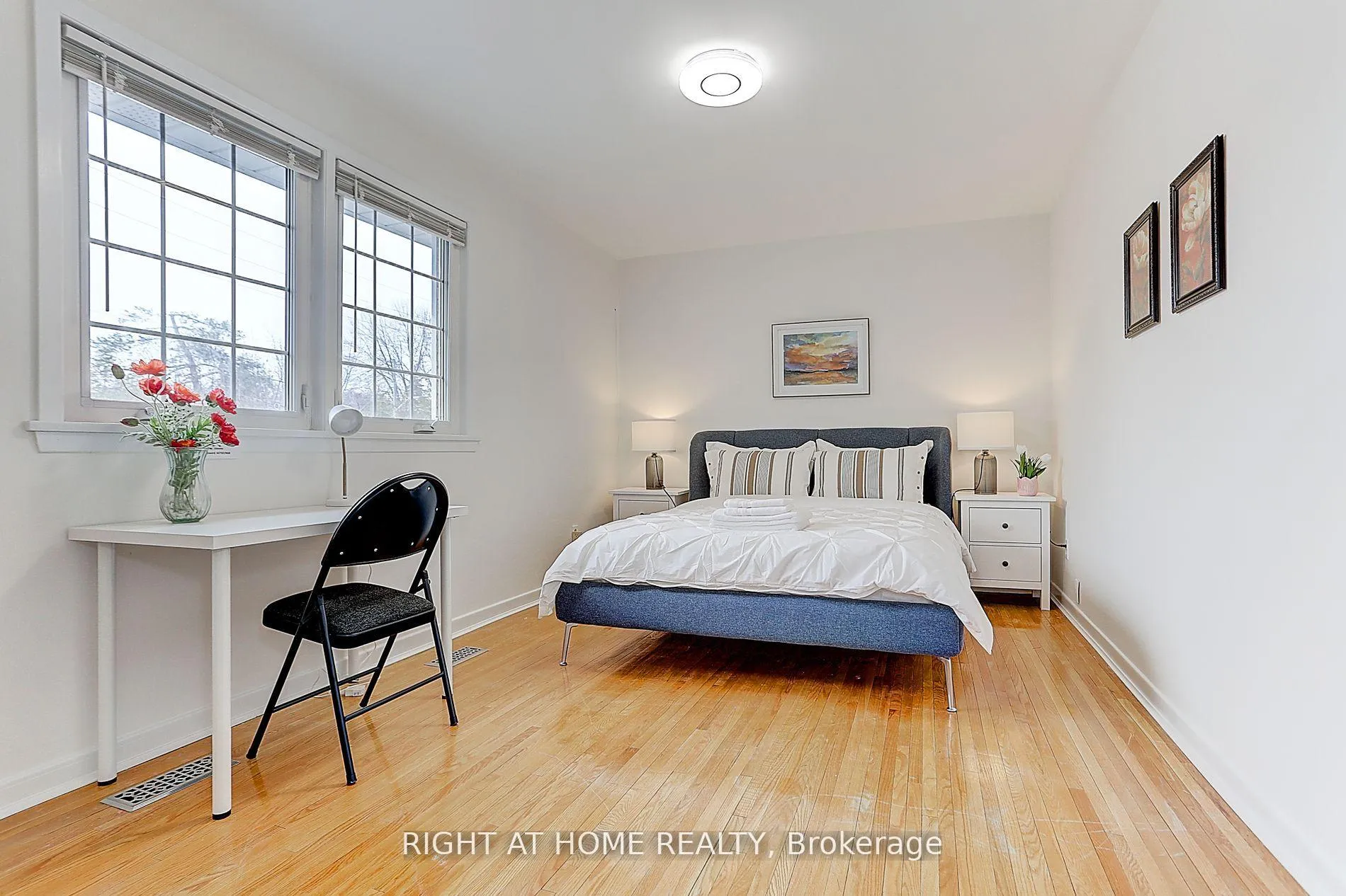 Photo 7 of 216 Steeles Avenue E, Markham, Grandview — HOMEH