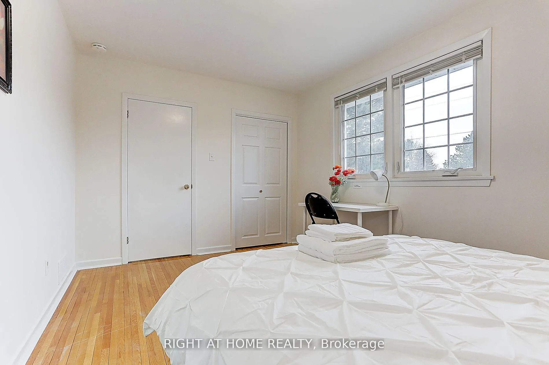 Photo 10 of 216 Steeles Avenue E, Markham, Grandview — HOMEH