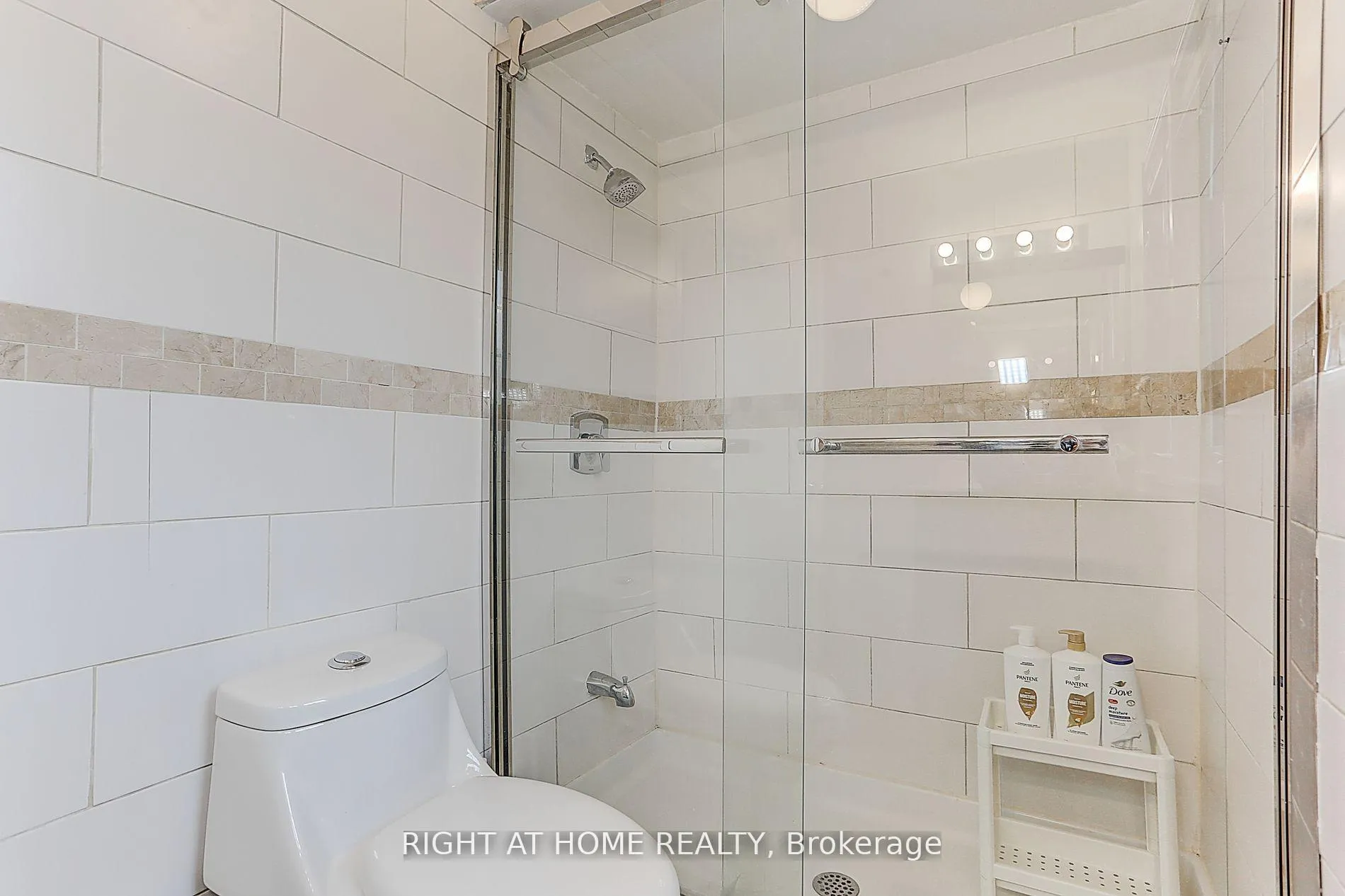 Photo 15 of 216 Steeles Avenue E, Markham, Grandview — HOMEH
