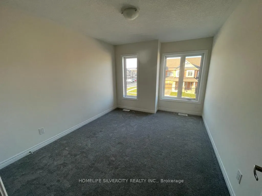 Photo 11 of 82 Broadacre Drive, Kitchener — HOMEH