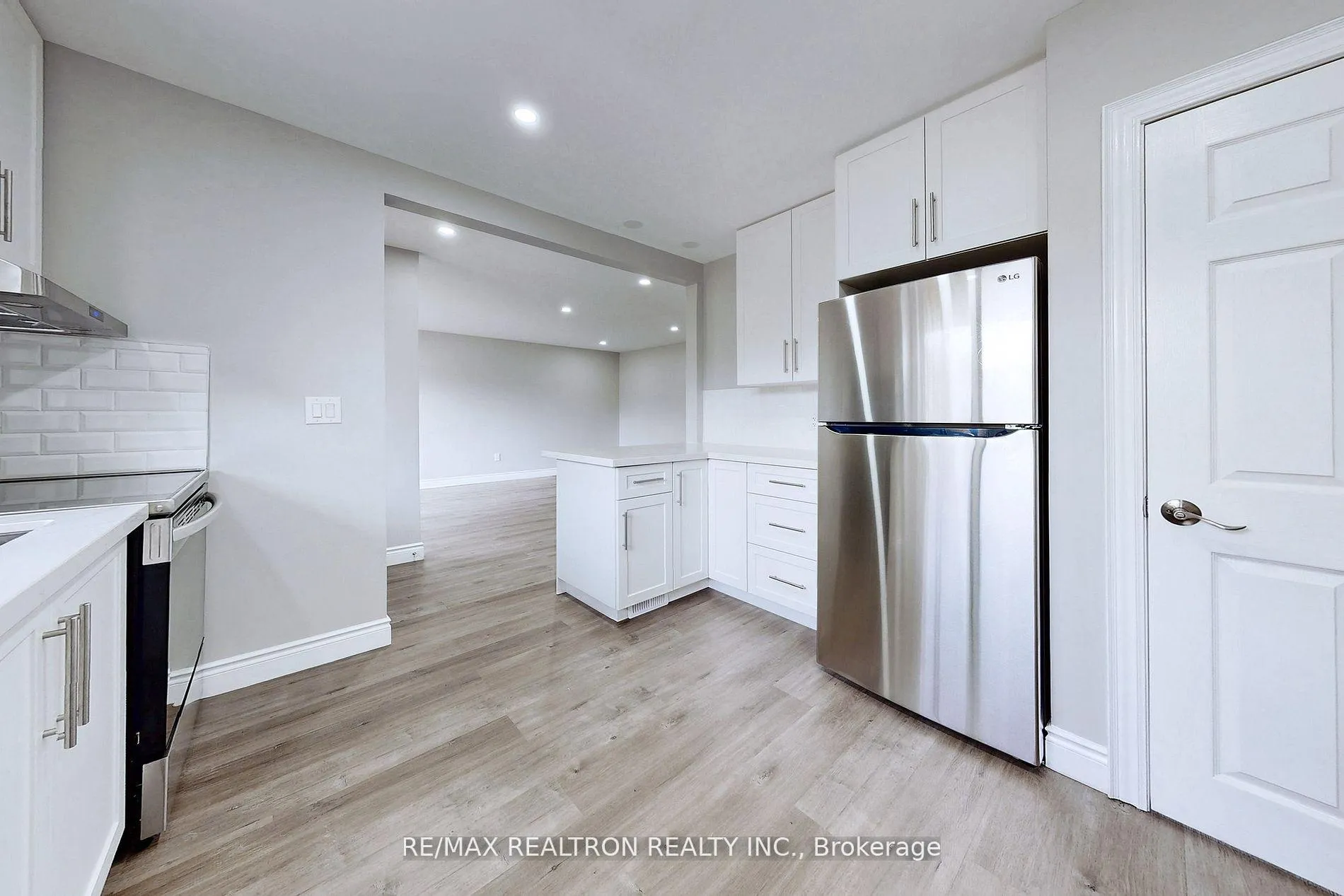 Photo 5 of 249 Trent Street, Oshawa, McLaughlin — HOMEH