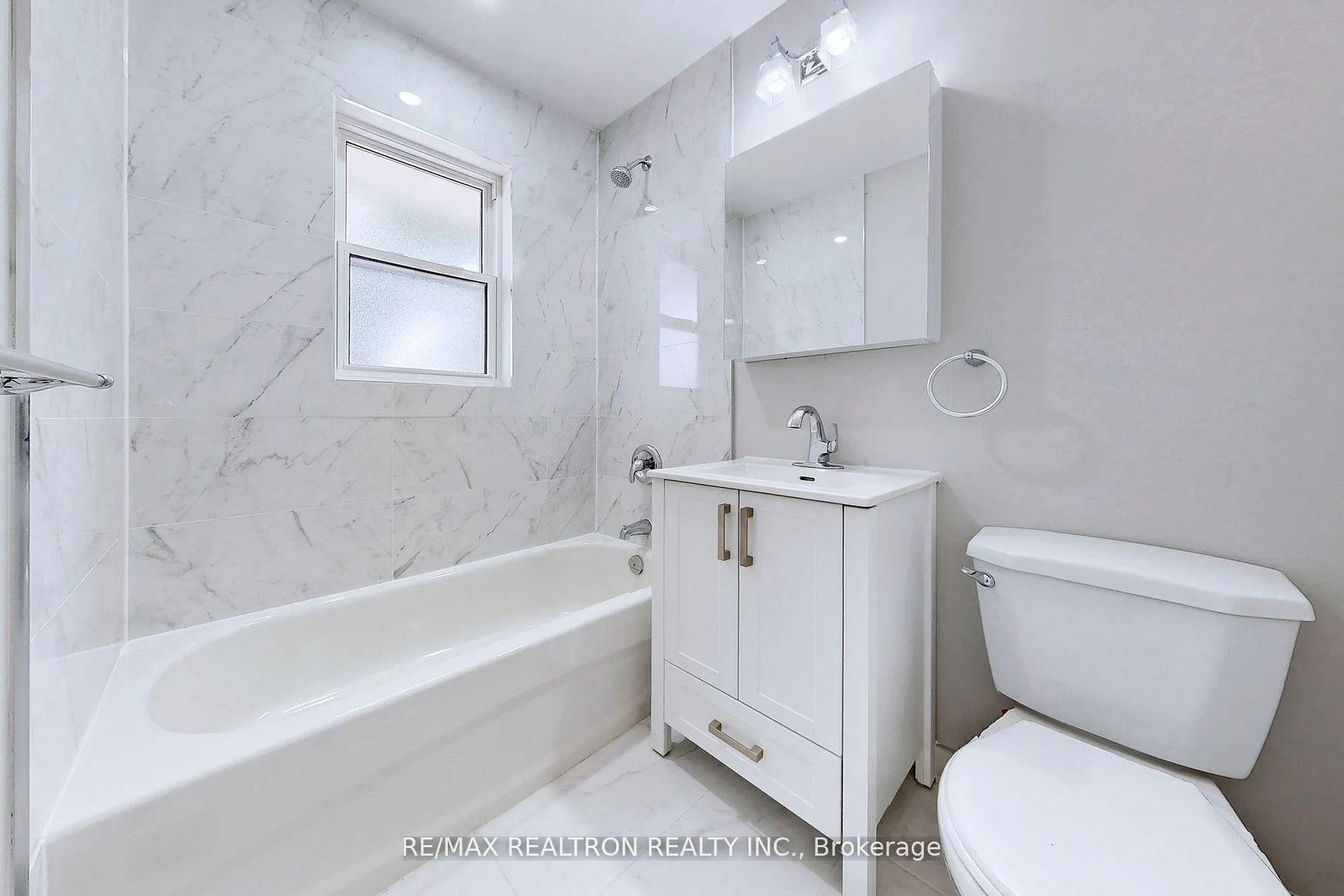 Photo 10 of 249 Trent Street, Oshawa, McLaughlin — HOMEH