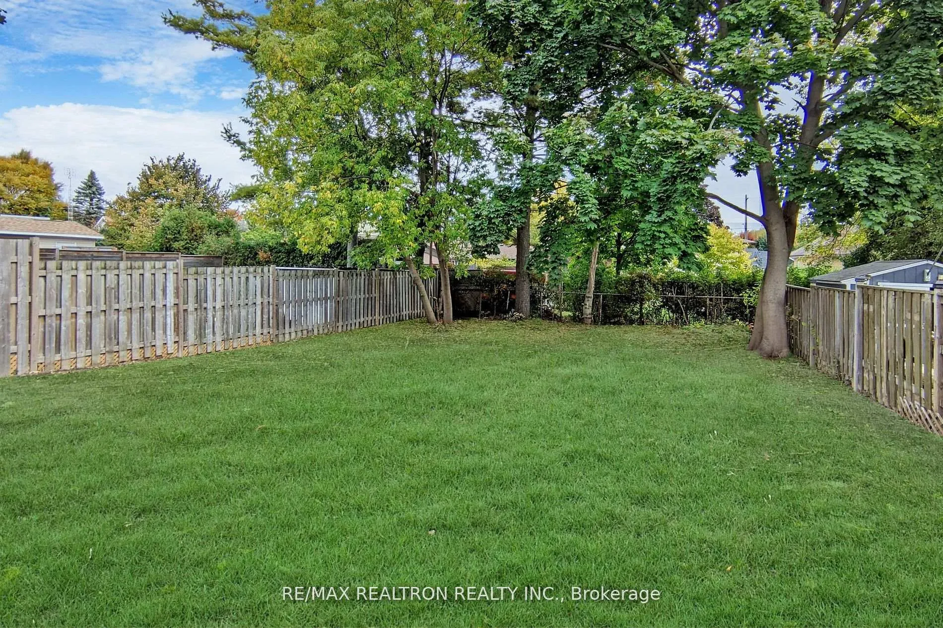 Photo 17 of 249 Trent Street, Oshawa, McLaughlin — HOMEH