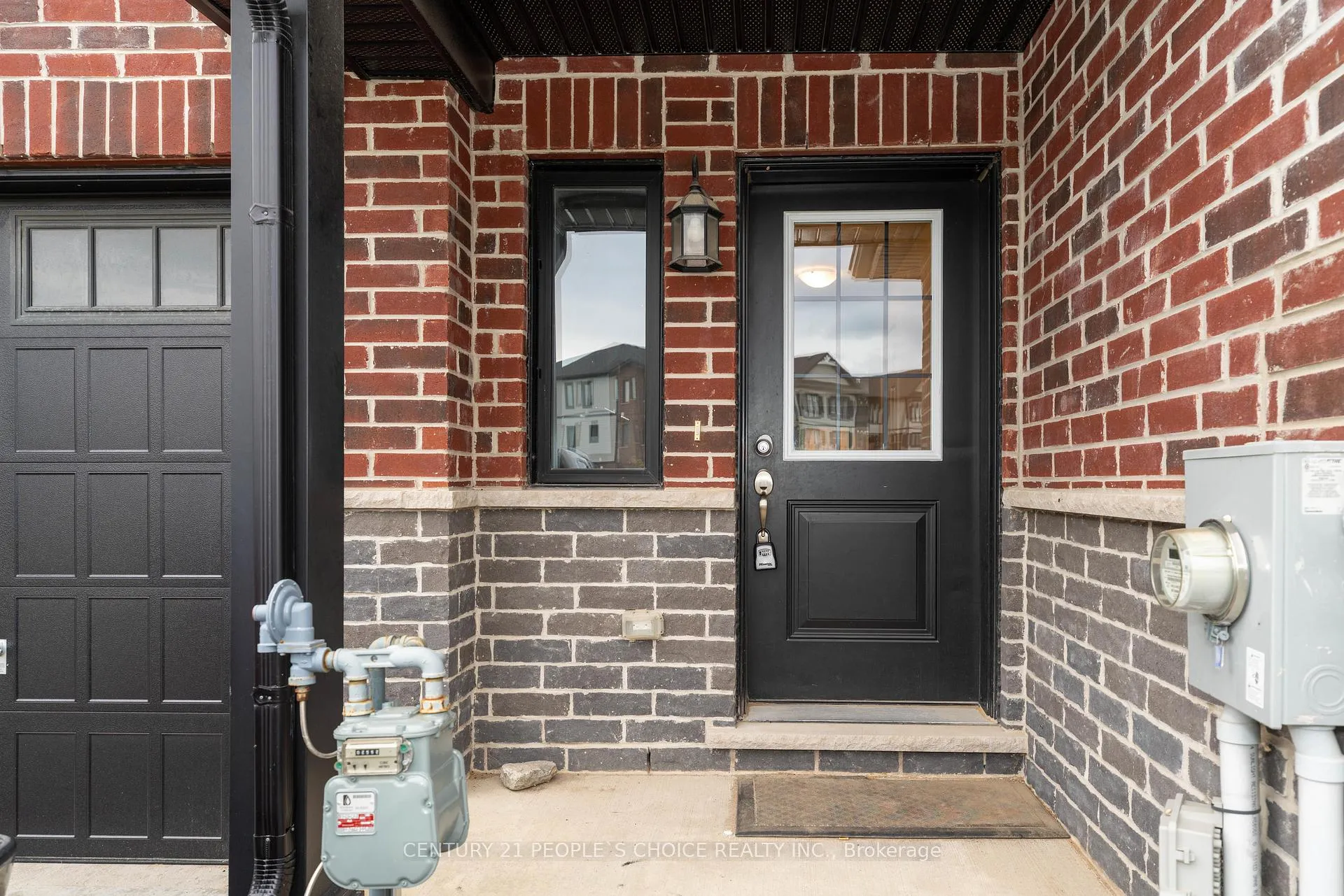 Photo 4 of 155 Rochefort Street, Kitchener, Huron Park — HOMEH