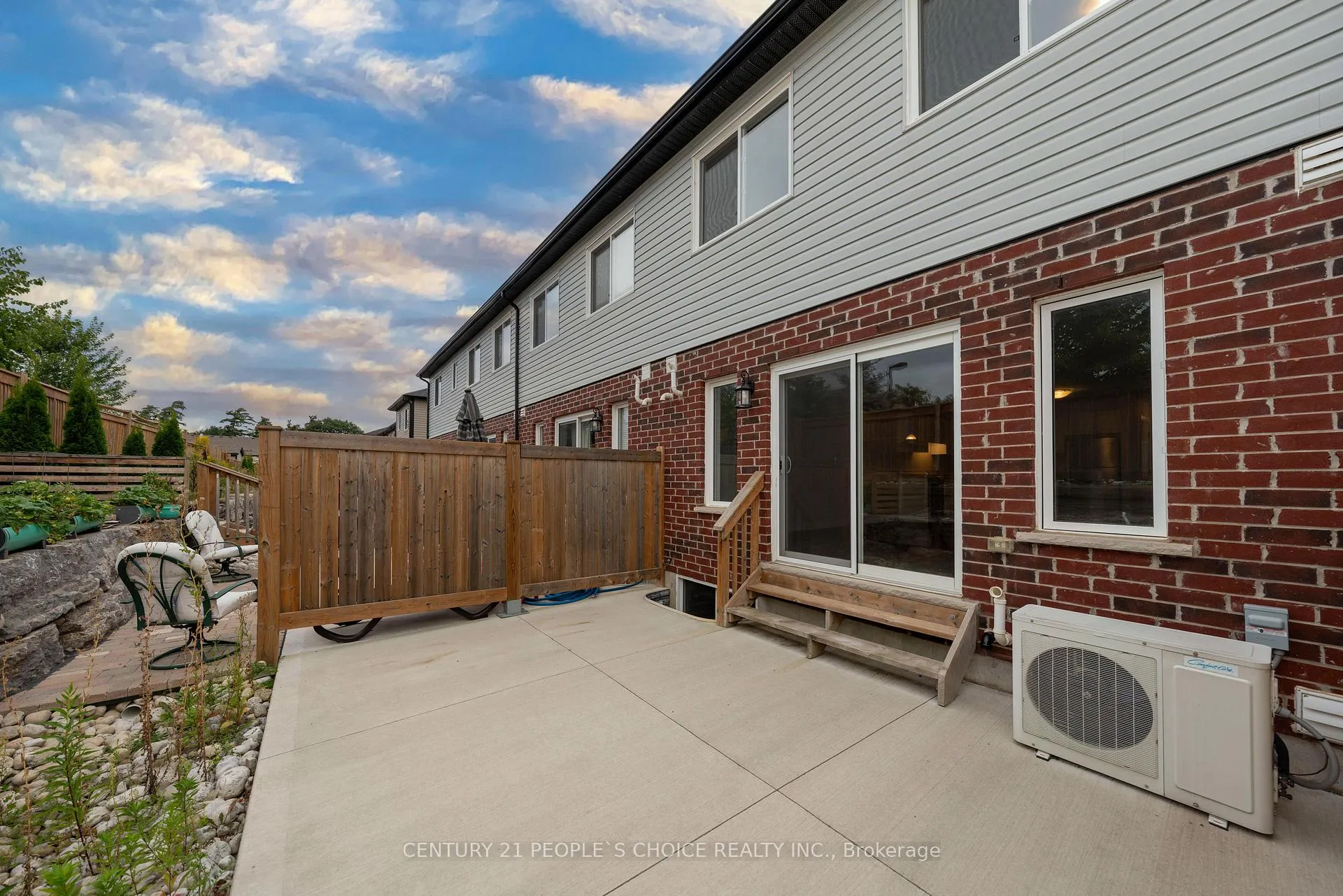Photo 6 of 155 Rochefort Street, Kitchener, Huron Park — HOMEH