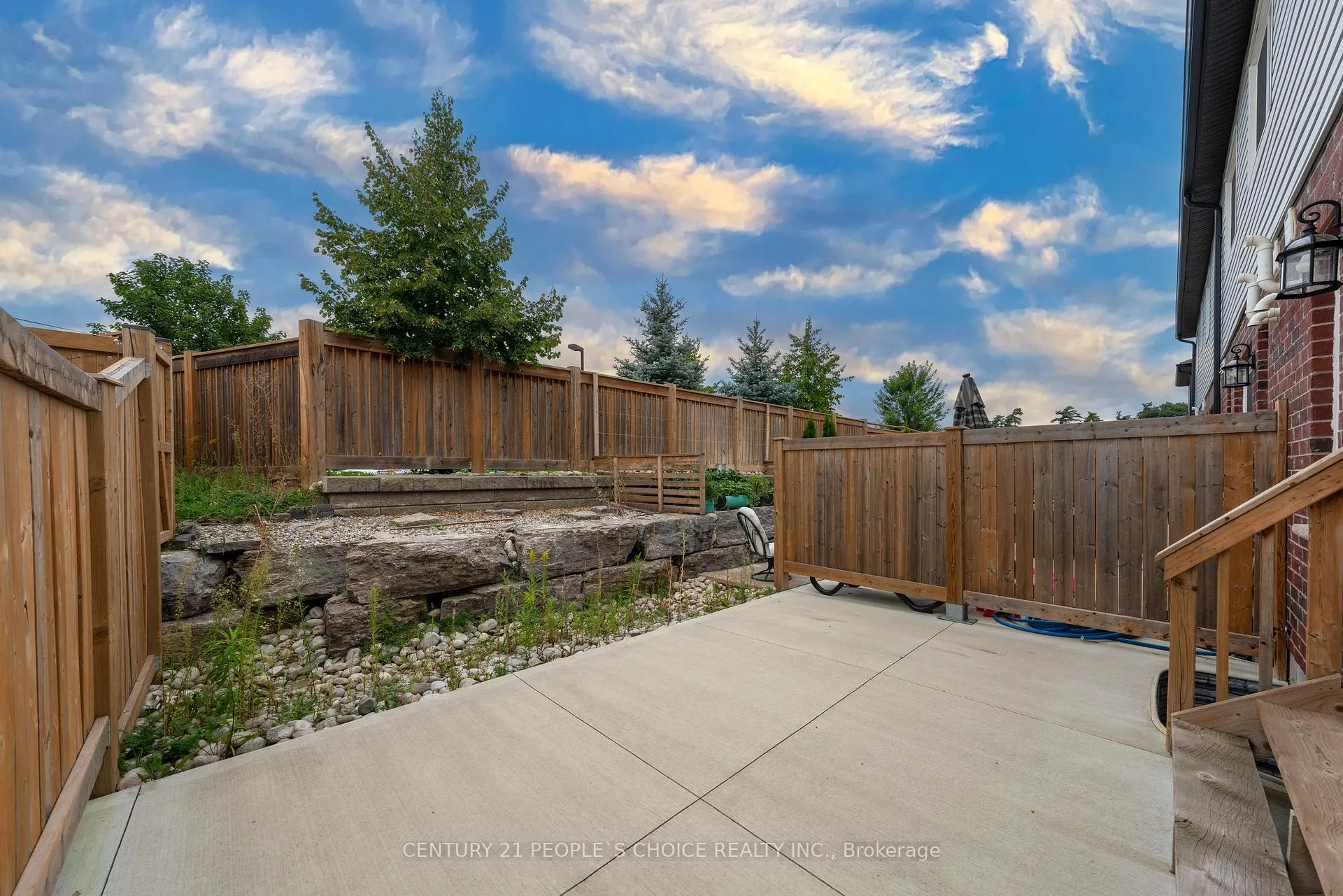 Photo 7 of 155 Rochefort Street, Kitchener, Huron Park — HOMEH
