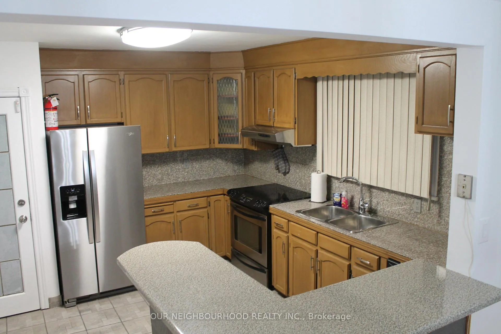 Photo 3 of 220 Niagara Street, St. Catharines — HOMEH