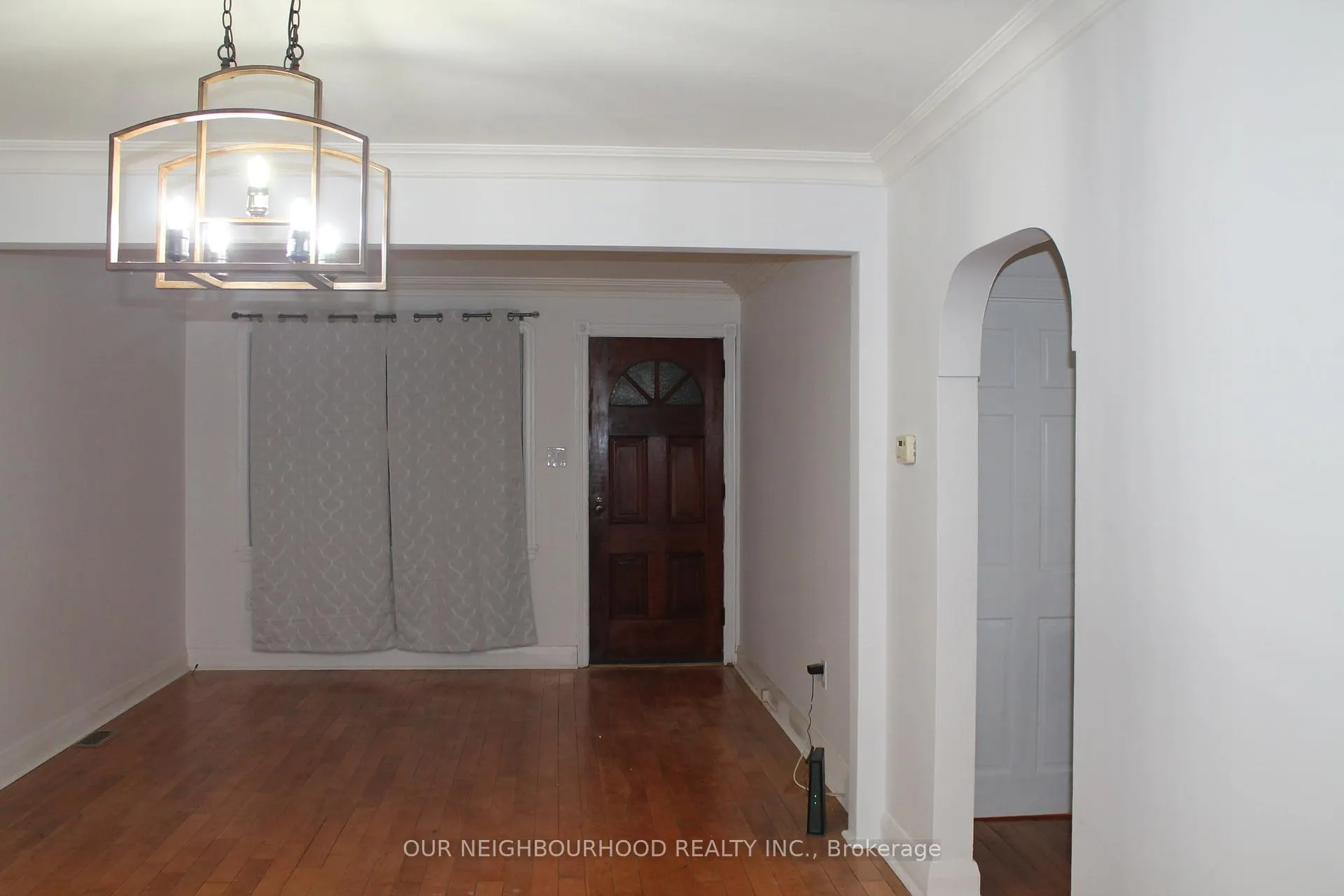 Photo 14 of 220 Niagara Street, St. Catharines — HOMEH
