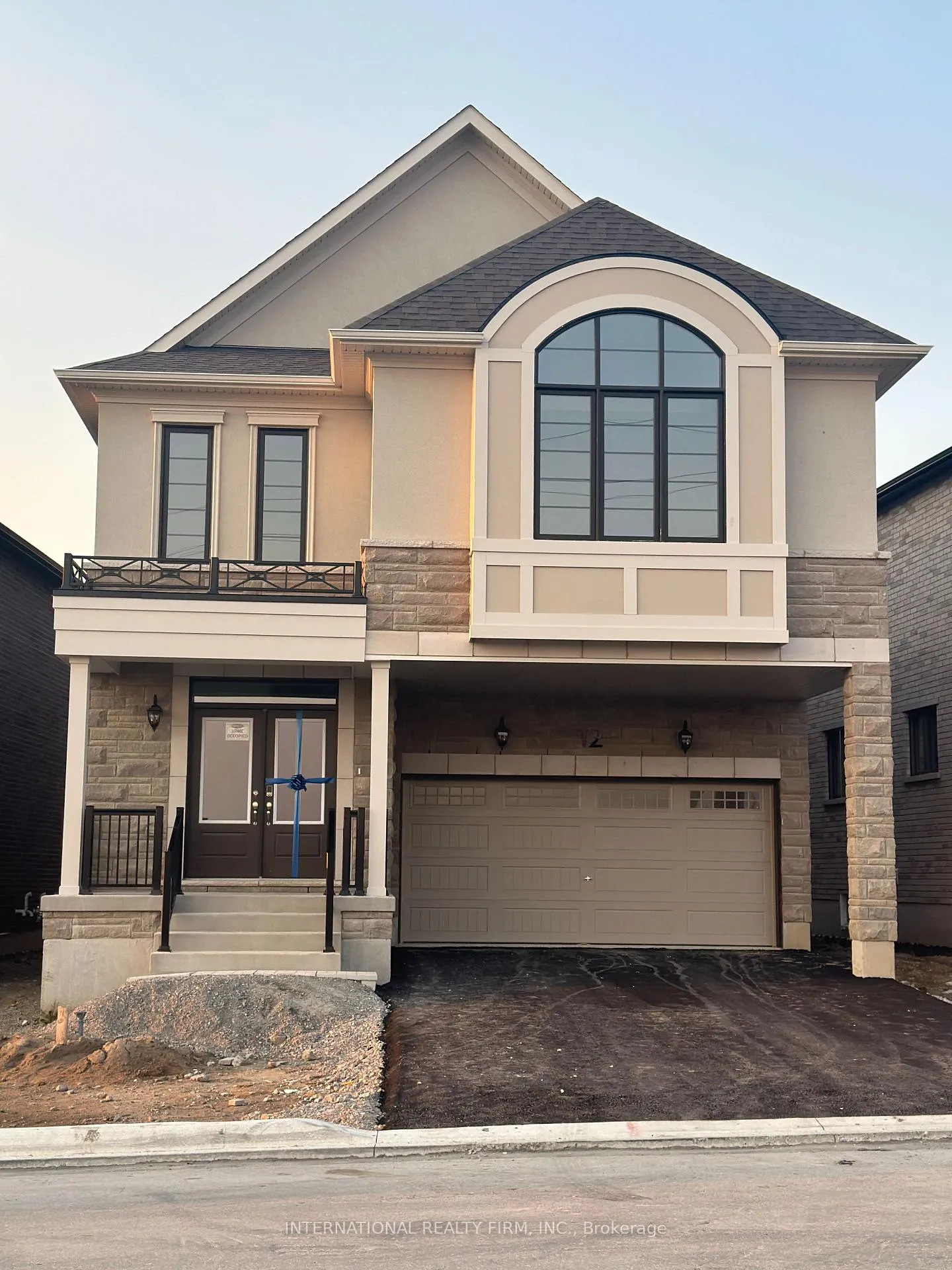 Photo 1 of 12 Mcbride Trail, Barrie, 400 East — HOMEH