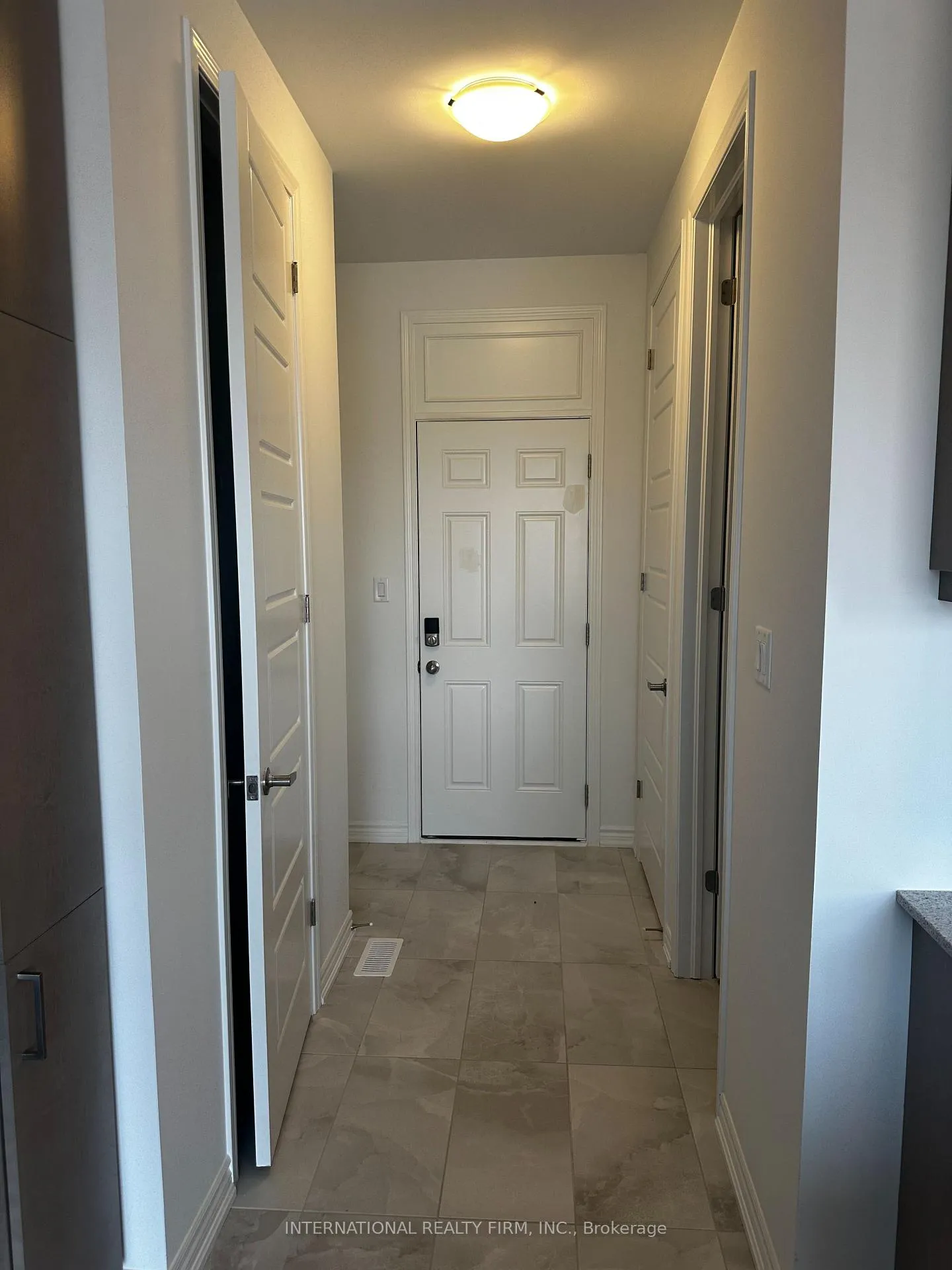 Photo 11 of 12 Mcbride Trail, Barrie, 400 East — HOMEH