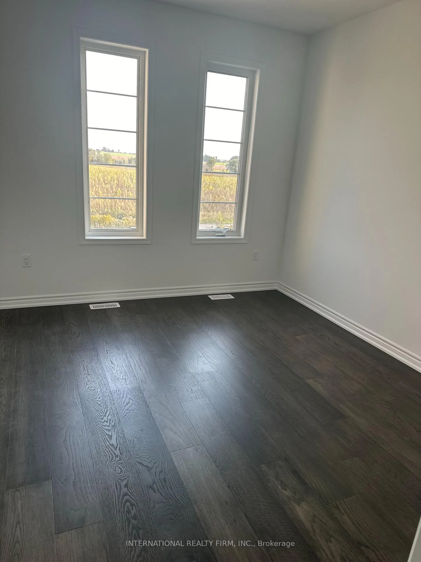 Photo 18 of 12 Mcbride Trail, Barrie, 400 East — HOMEH