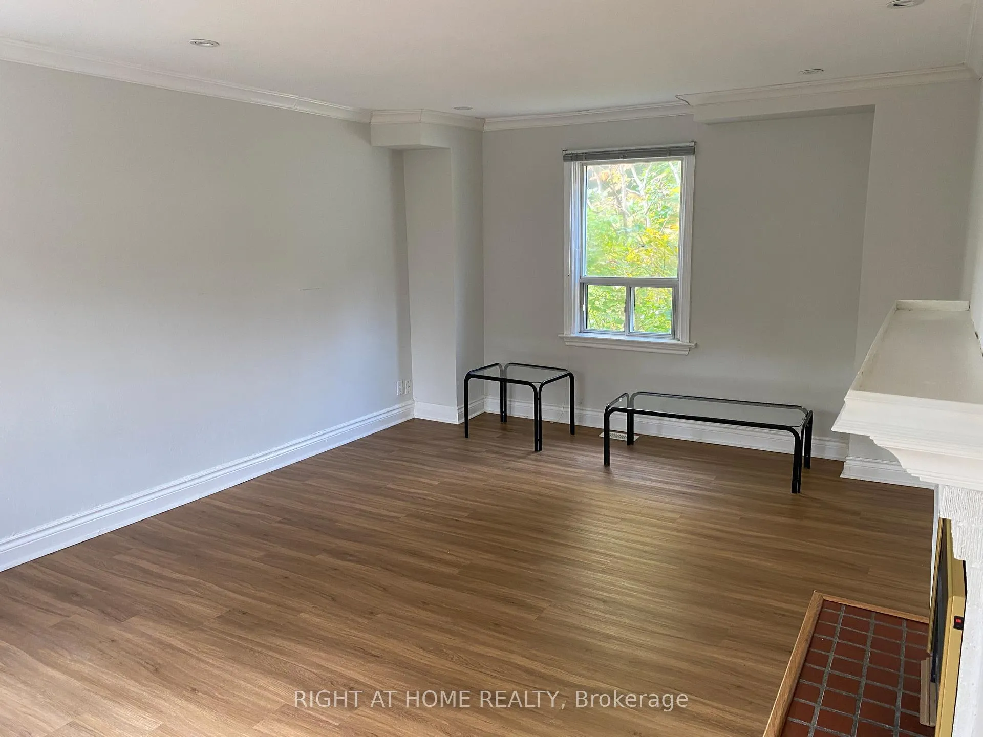 Photo 4 of 112 Baker Avenue, Richmond Hill, Crosby — HOMEH