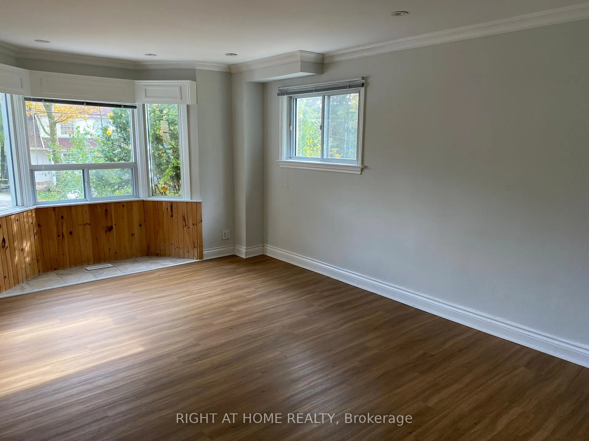 Photo 5 of 112 Baker Avenue, Richmond Hill, Crosby — HOMEH