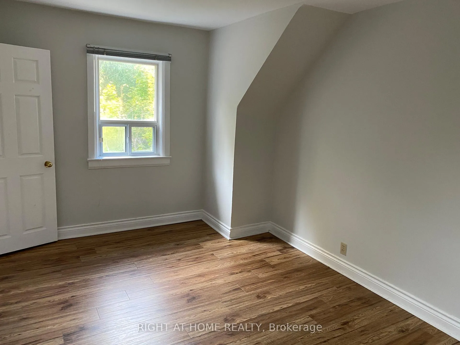 Photo 7 of 112 Baker Avenue, Richmond Hill, Crosby — HOMEH