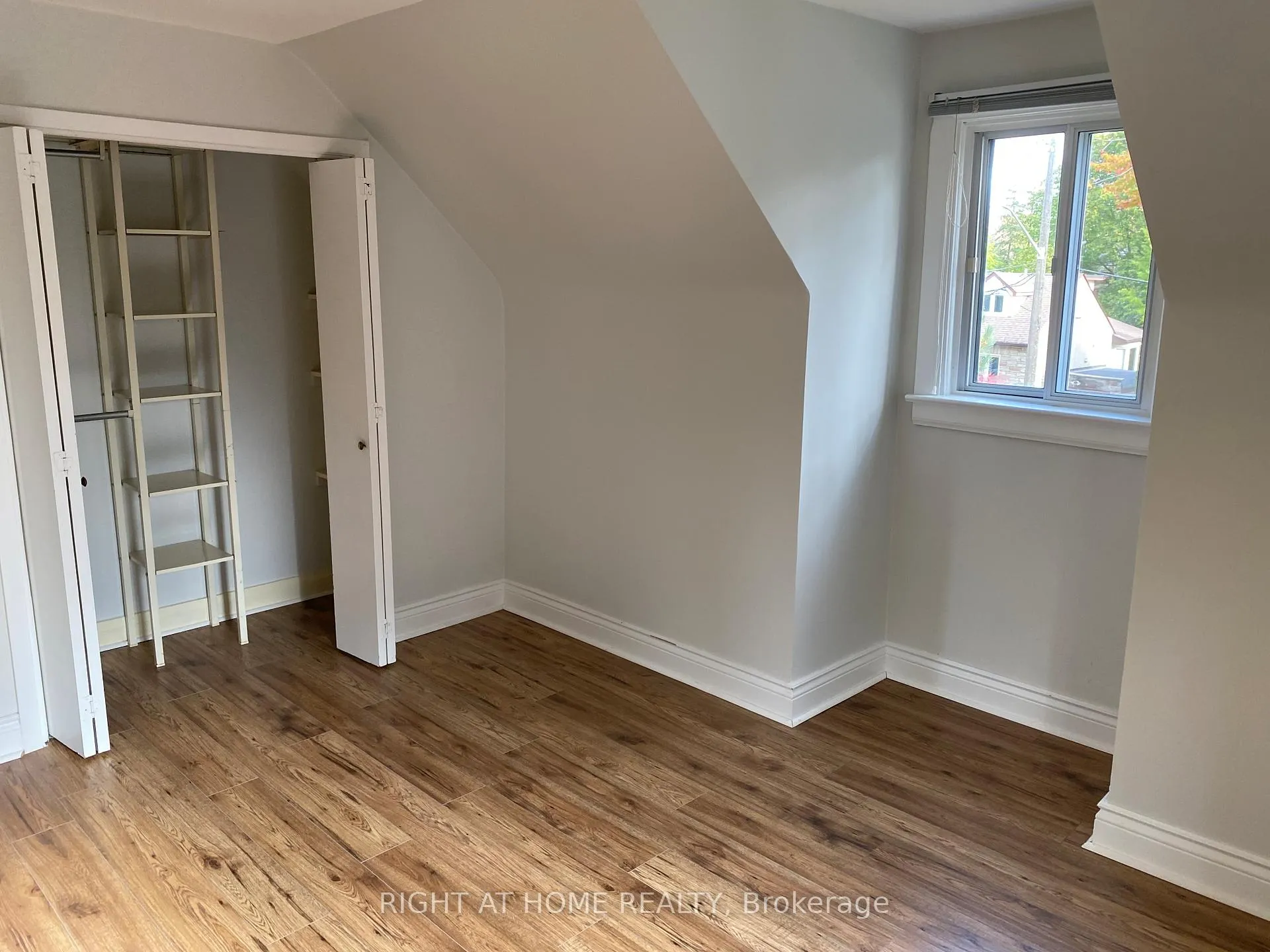 Photo 12 of 112 Baker Avenue, Richmond Hill, Crosby — HOMEH