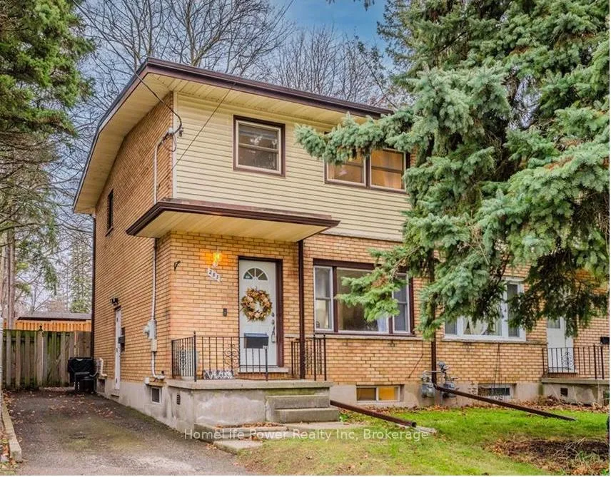 Front of 283 Spadina Road