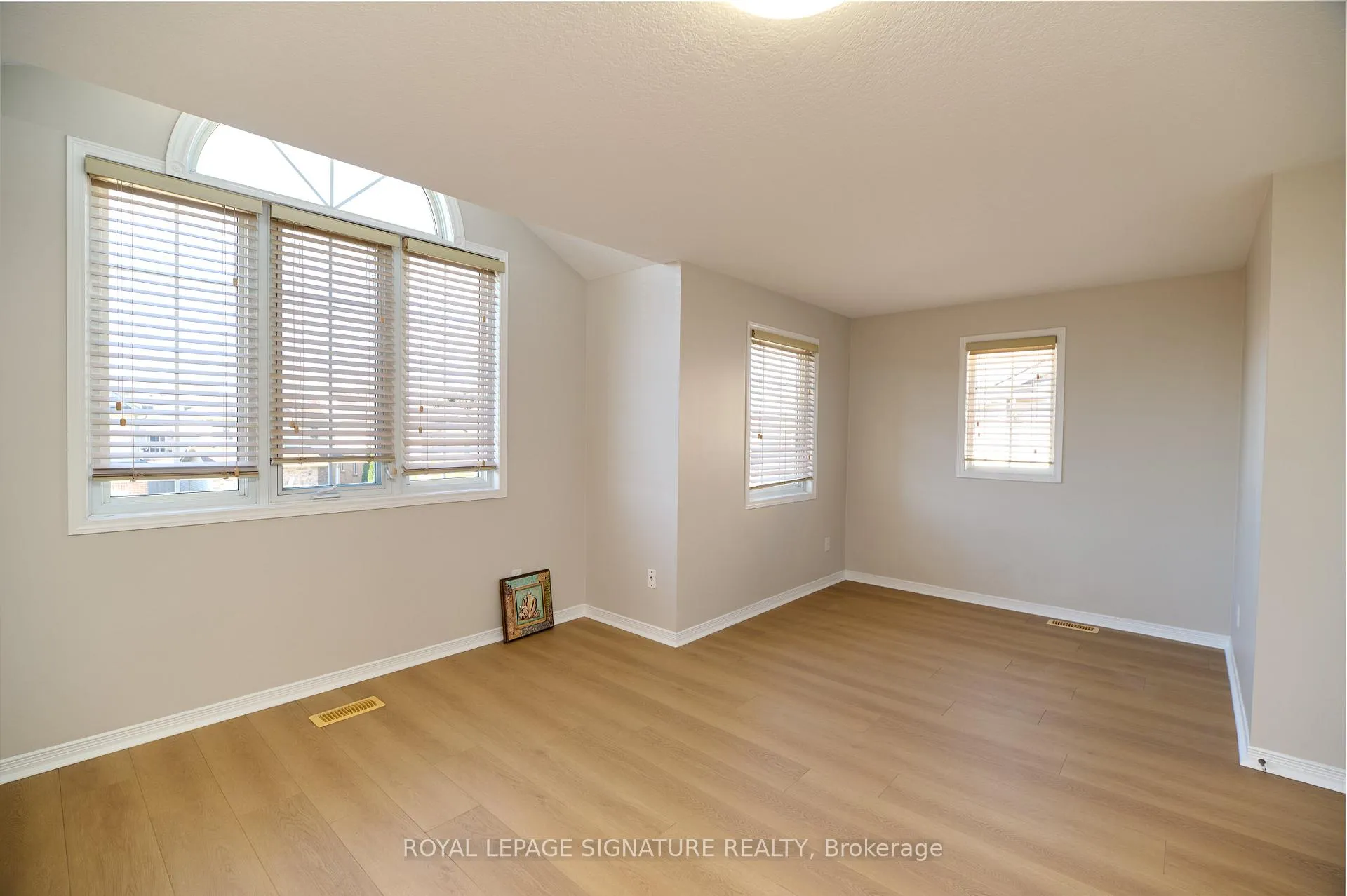Photo 15 of 16 Chantilly Street, Kitchener, Huron Park — HOMEH