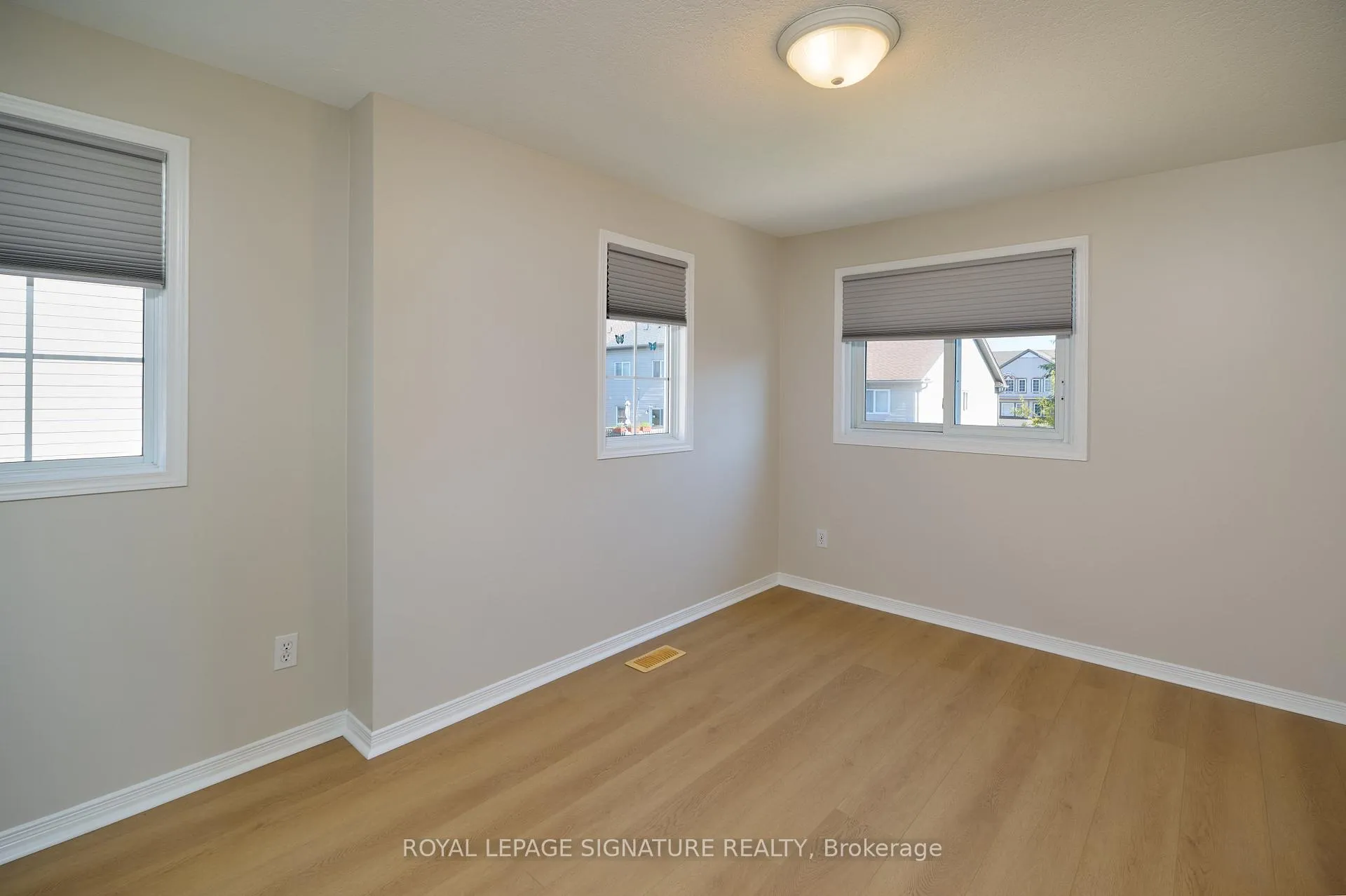 Photo 22 of 16 Chantilly Street, Kitchener, Huron Park — HOMEH