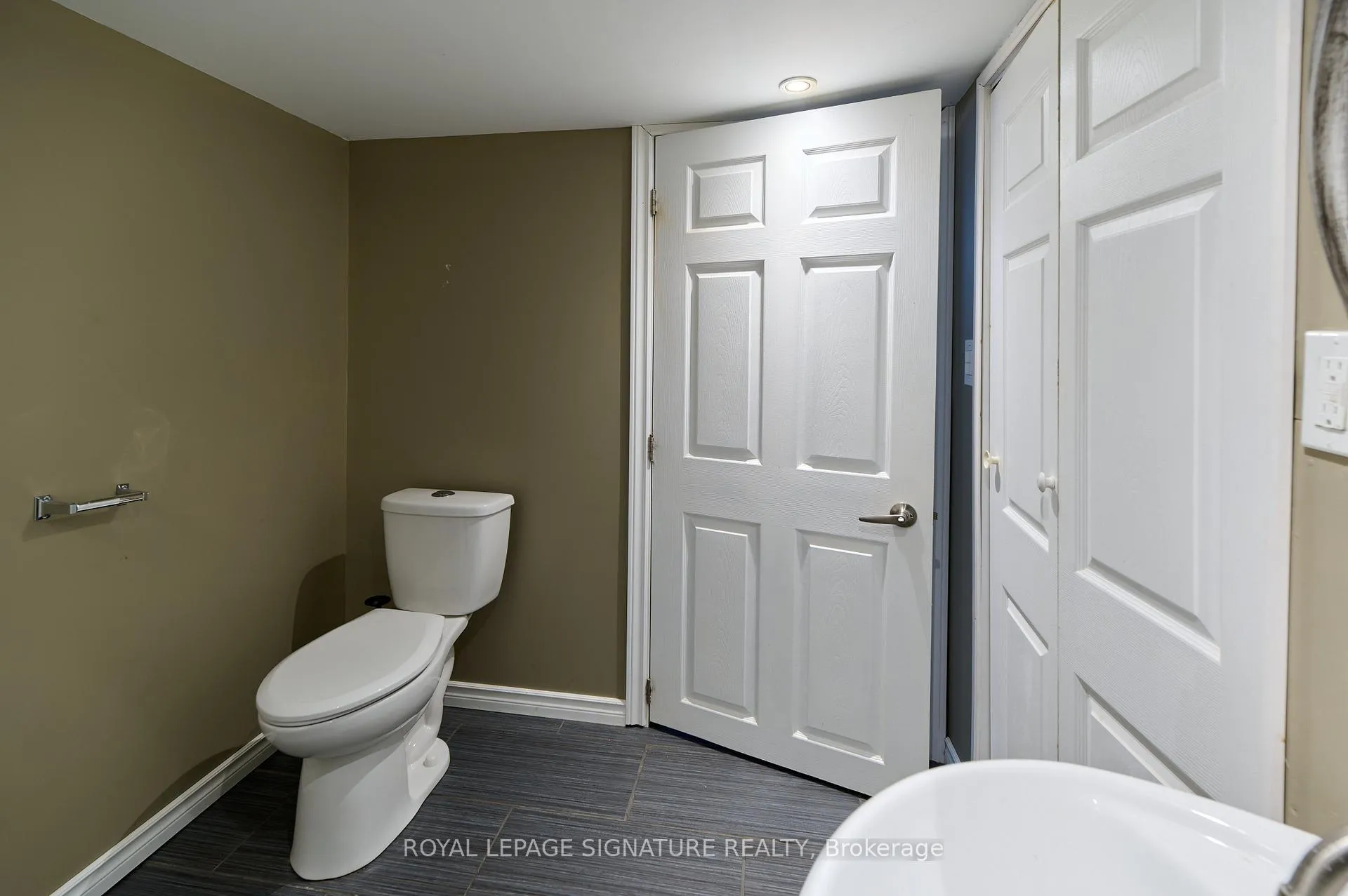 Photo 29 of 16 Chantilly Street, Kitchener, Huron Park — HOMEH