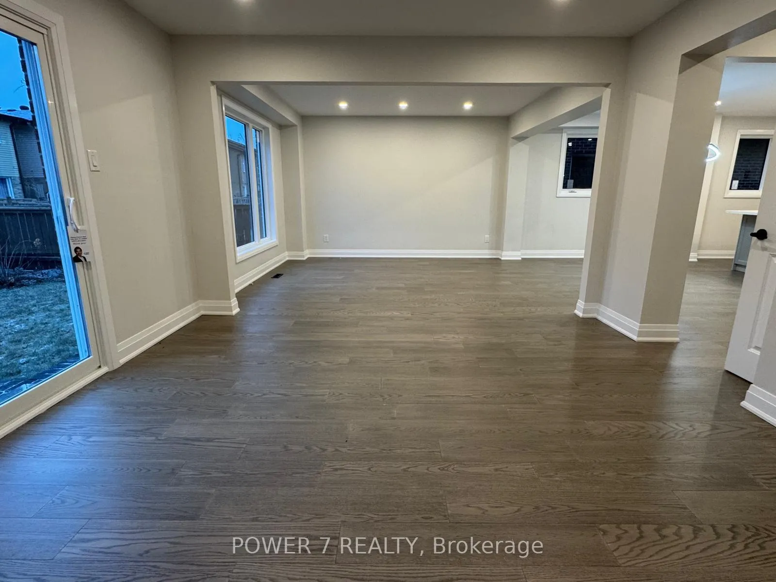 Photo 3 of Unit Main, 16 Simsbury Court, Markham, Milliken Mills West — HOMEH