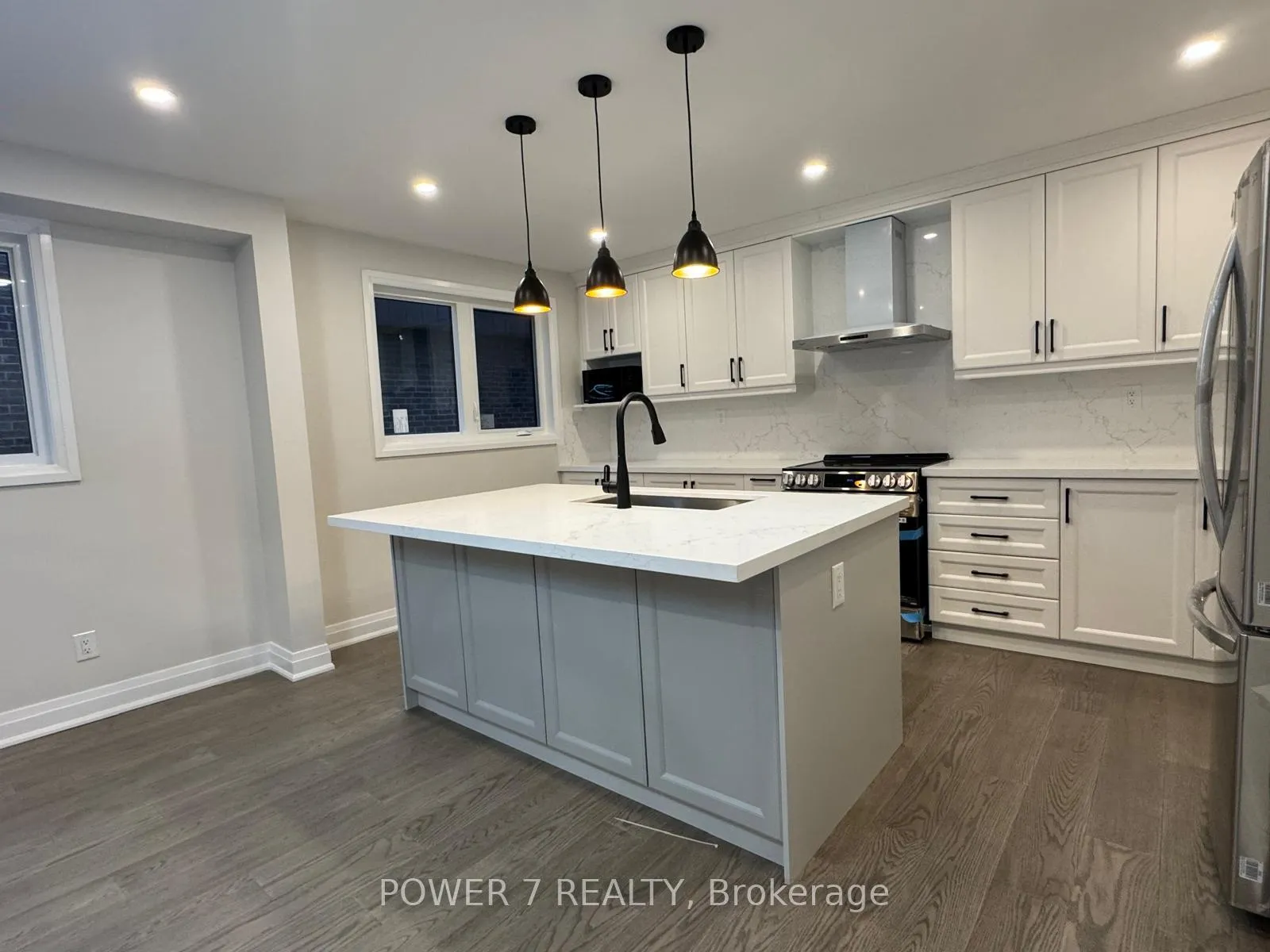 Photo 7 of Unit Main, 16 Simsbury Court, Markham, Milliken Mills West — HOMEH