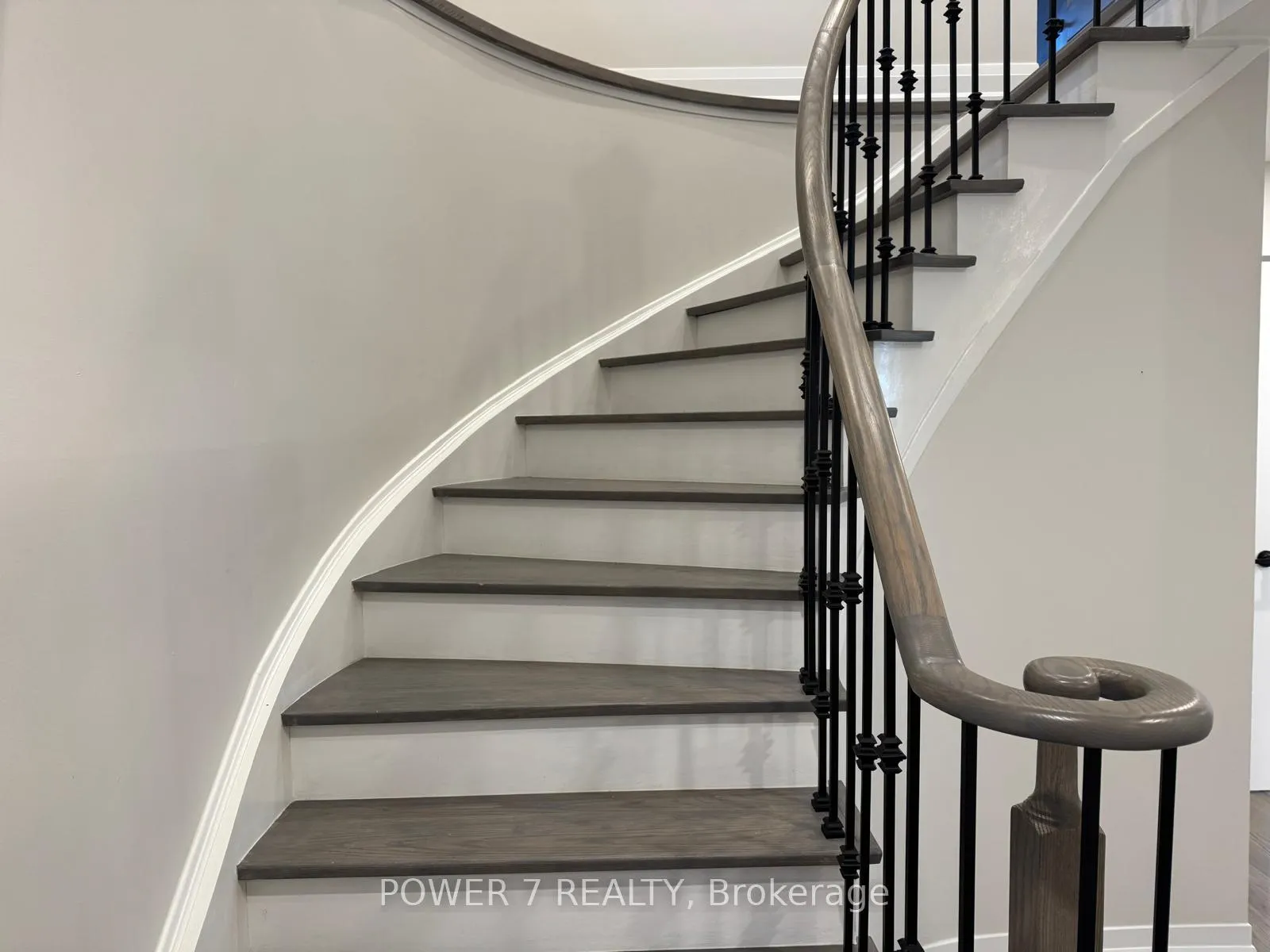 Photo 9 of Unit Main, 16 Simsbury Court, Markham, Milliken Mills West — HOMEH