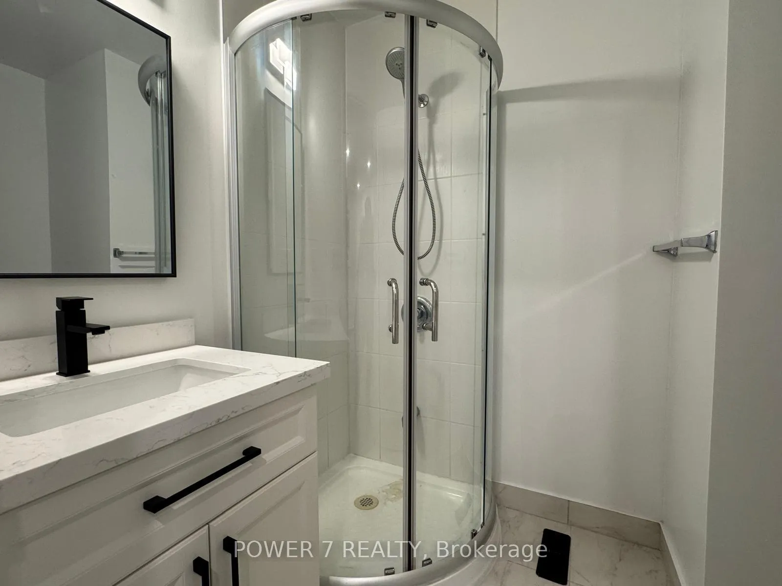 Photo 14 of Unit Main, 16 Simsbury Court, Markham, Milliken Mills West — HOMEH