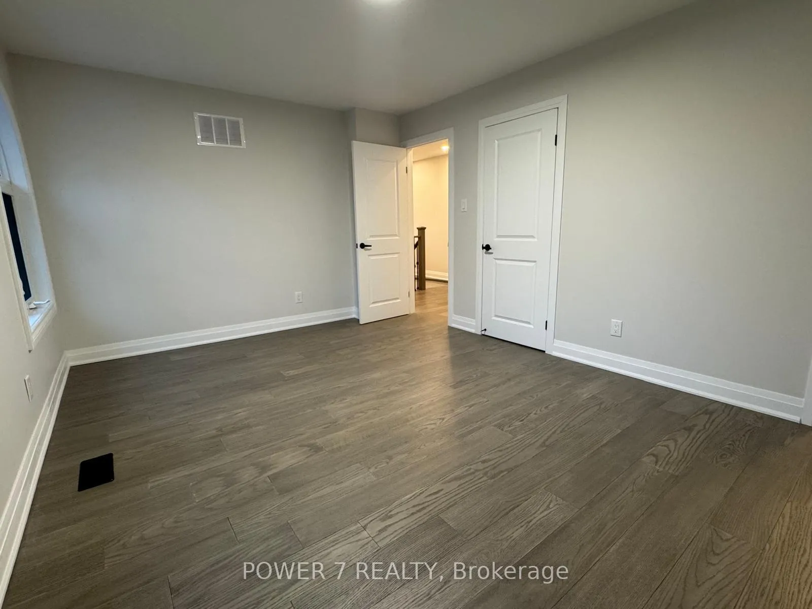 Photo 15 of Unit Main, 16 Simsbury Court, Markham, Milliken Mills West — HOMEH