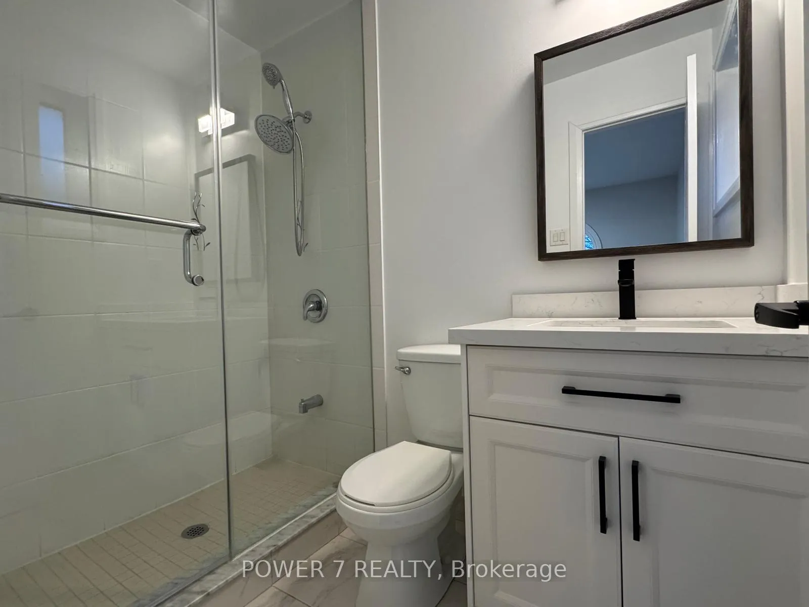 Photo 16 of Unit Main, 16 Simsbury Court, Markham, Milliken Mills West — HOMEH
