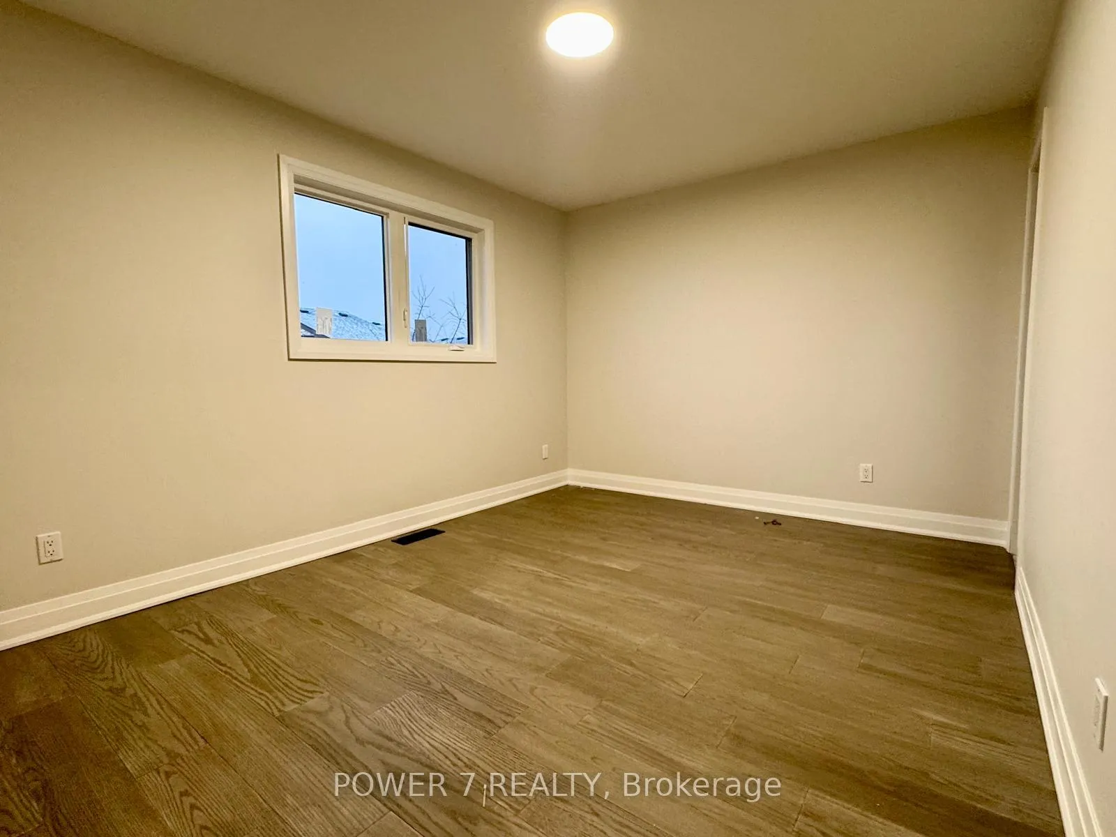 Photo 17 of Unit Main, 16 Simsbury Court, Markham, Milliken Mills West — HOMEH